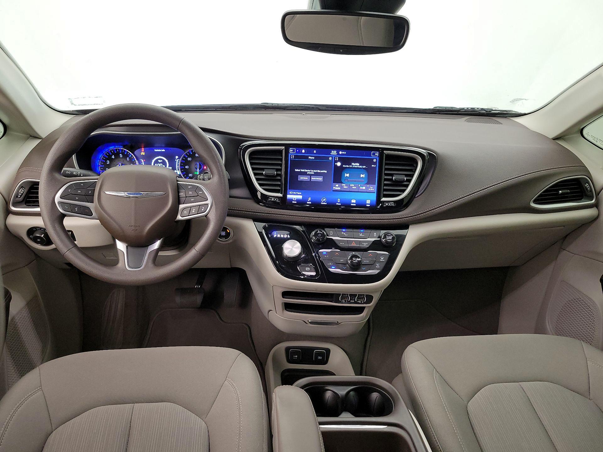Thumbnail: 2021 Chrysler Pacifica - 9