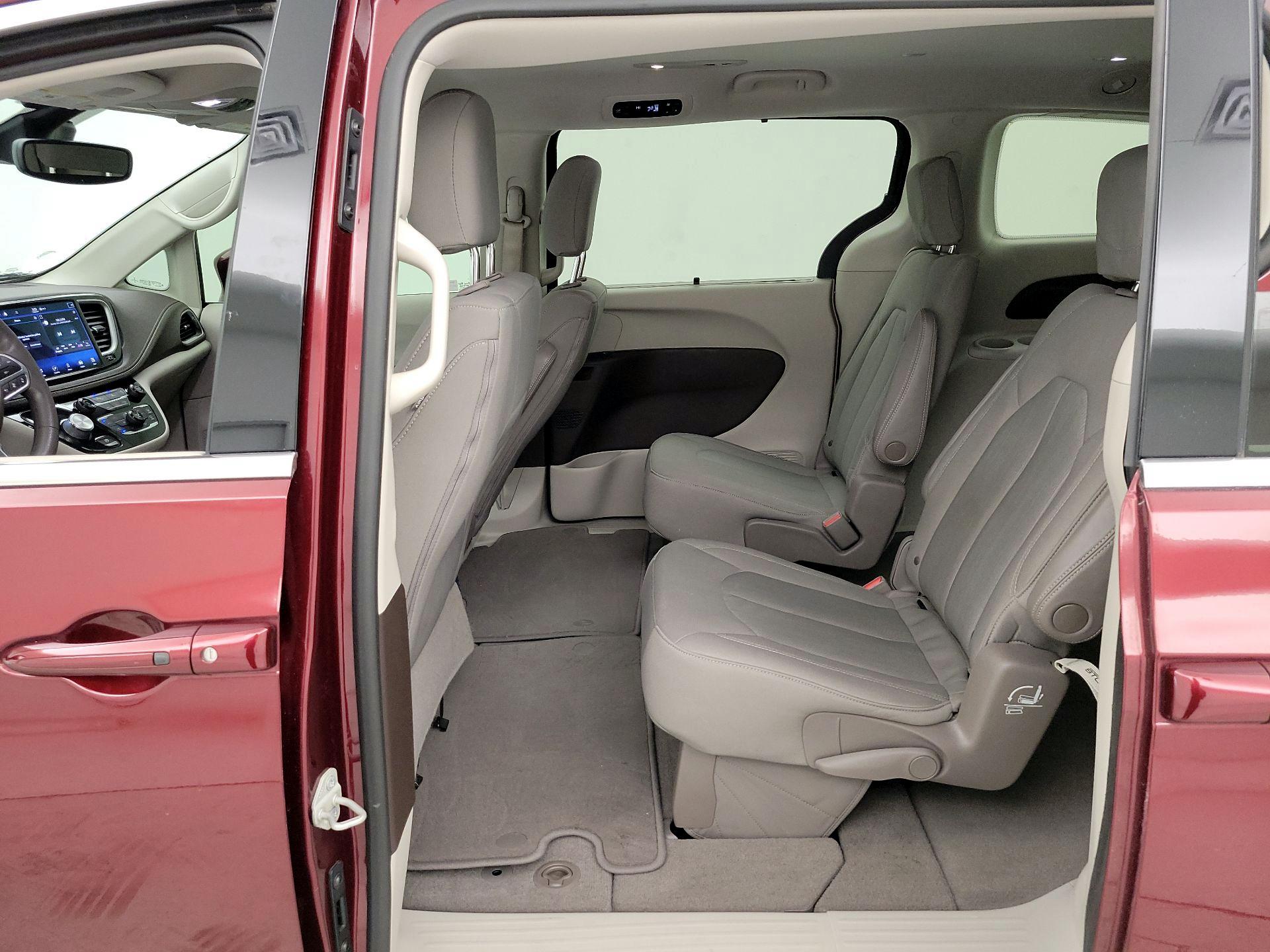 Thumbnail: 2021 Chrysler Pacifica - 19