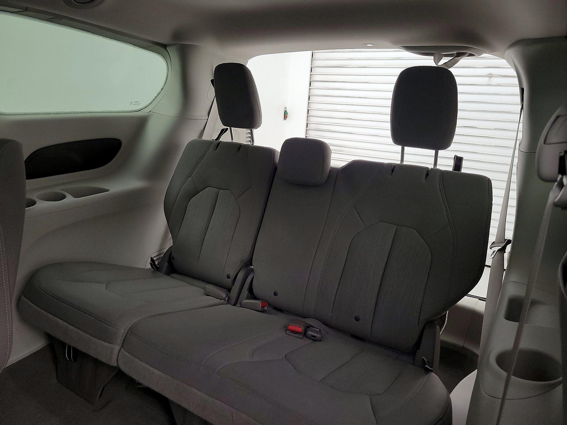 Thumbnail: 2021 Chrysler Pacifica - 20