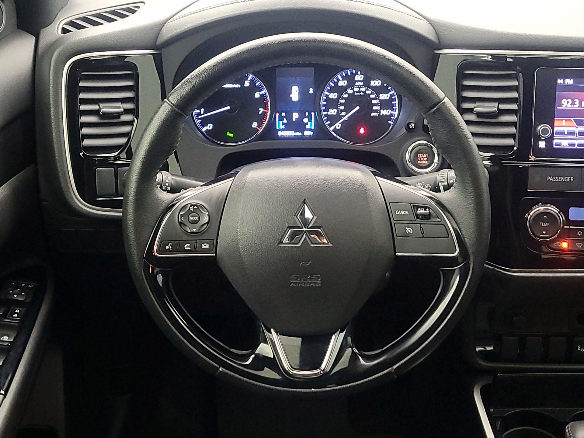 Thumbnail: 2018 Mitsubishi Outlander - 10
