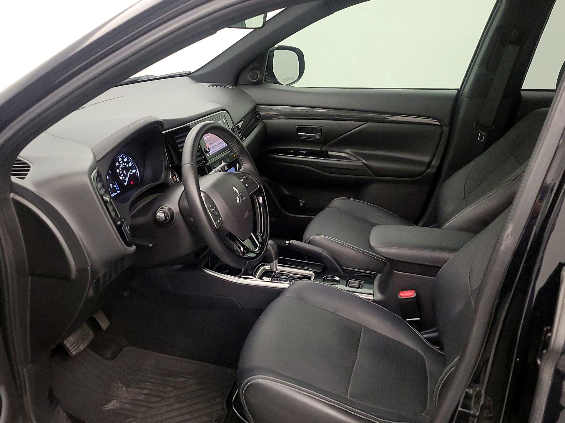 Thumbnail: 2018 Mitsubishi Outlander - 11