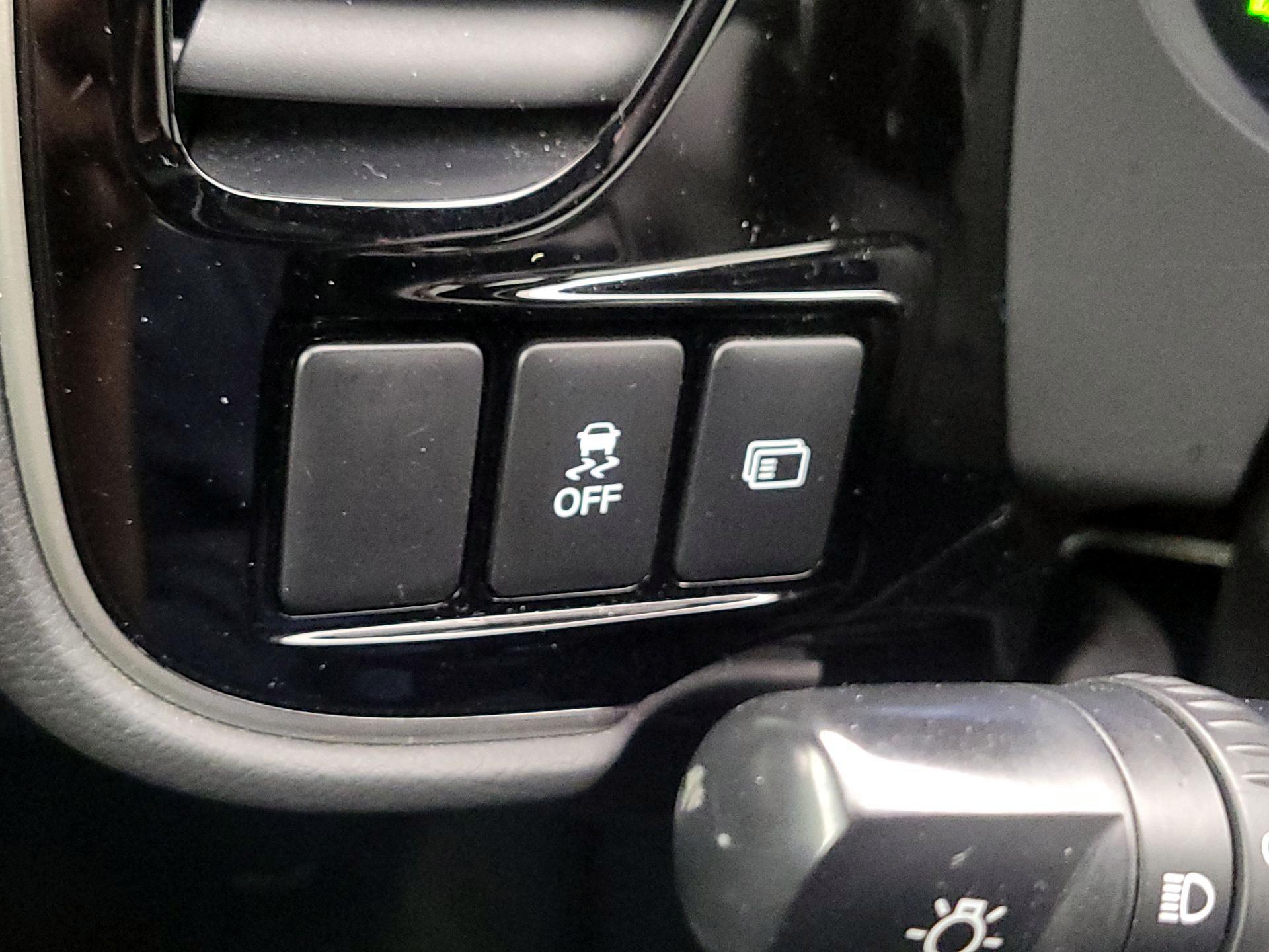 Thumbnail: 2018 Mitsubishi Outlander - 13