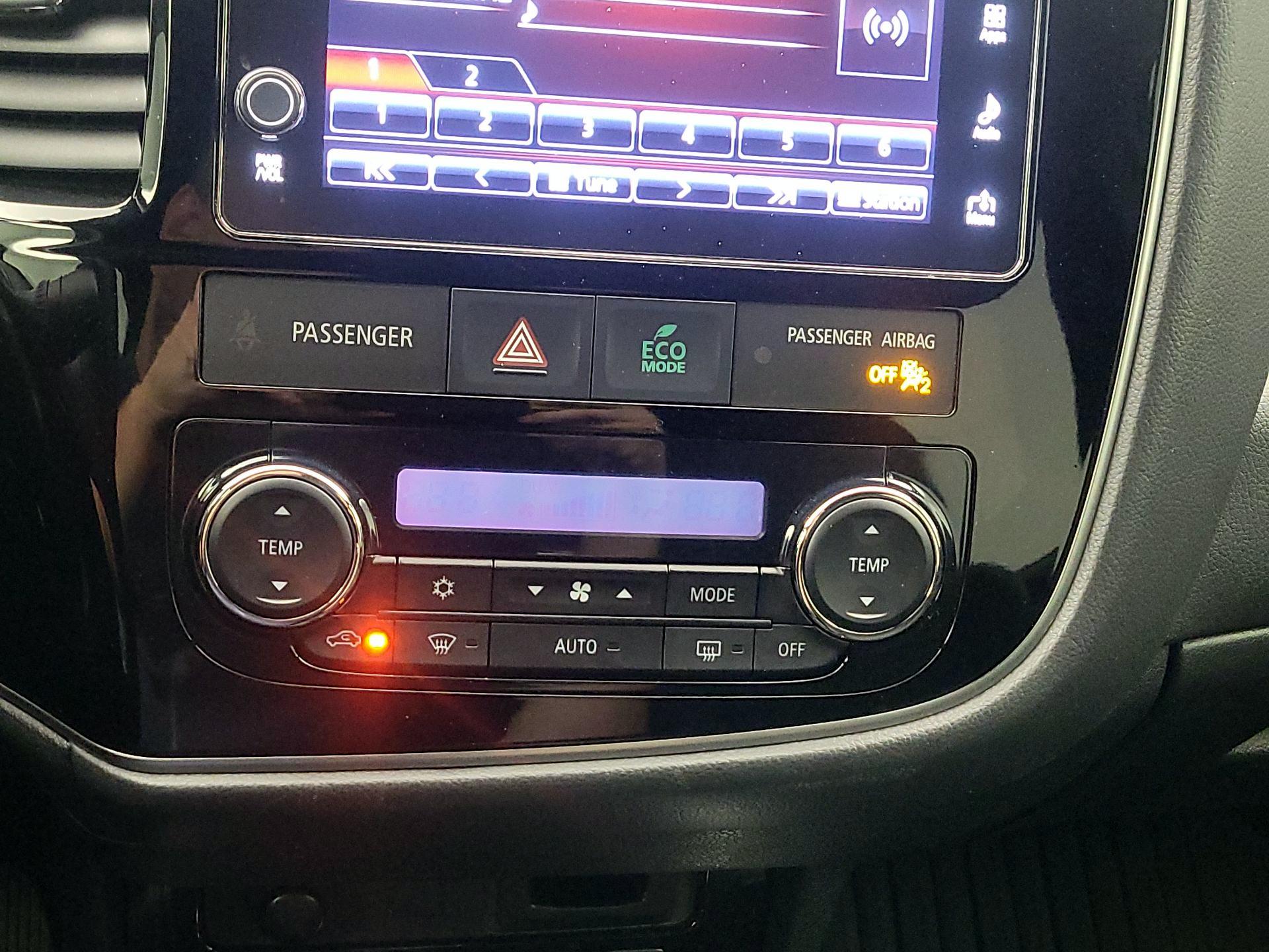 Thumbnail: 2018 Mitsubishi Outlander - 16