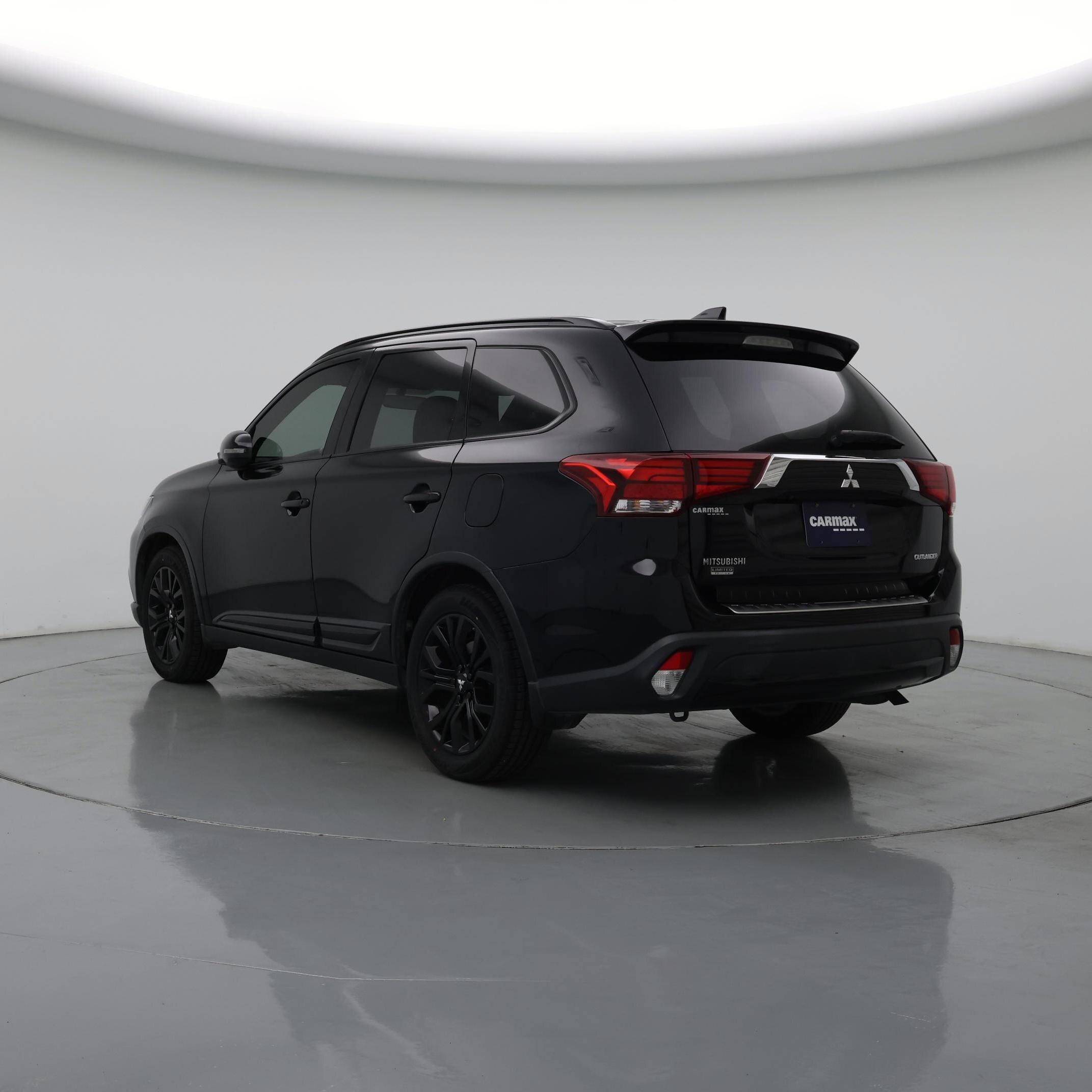 Thumbnail: 2018 Mitsubishi Outlander - 2