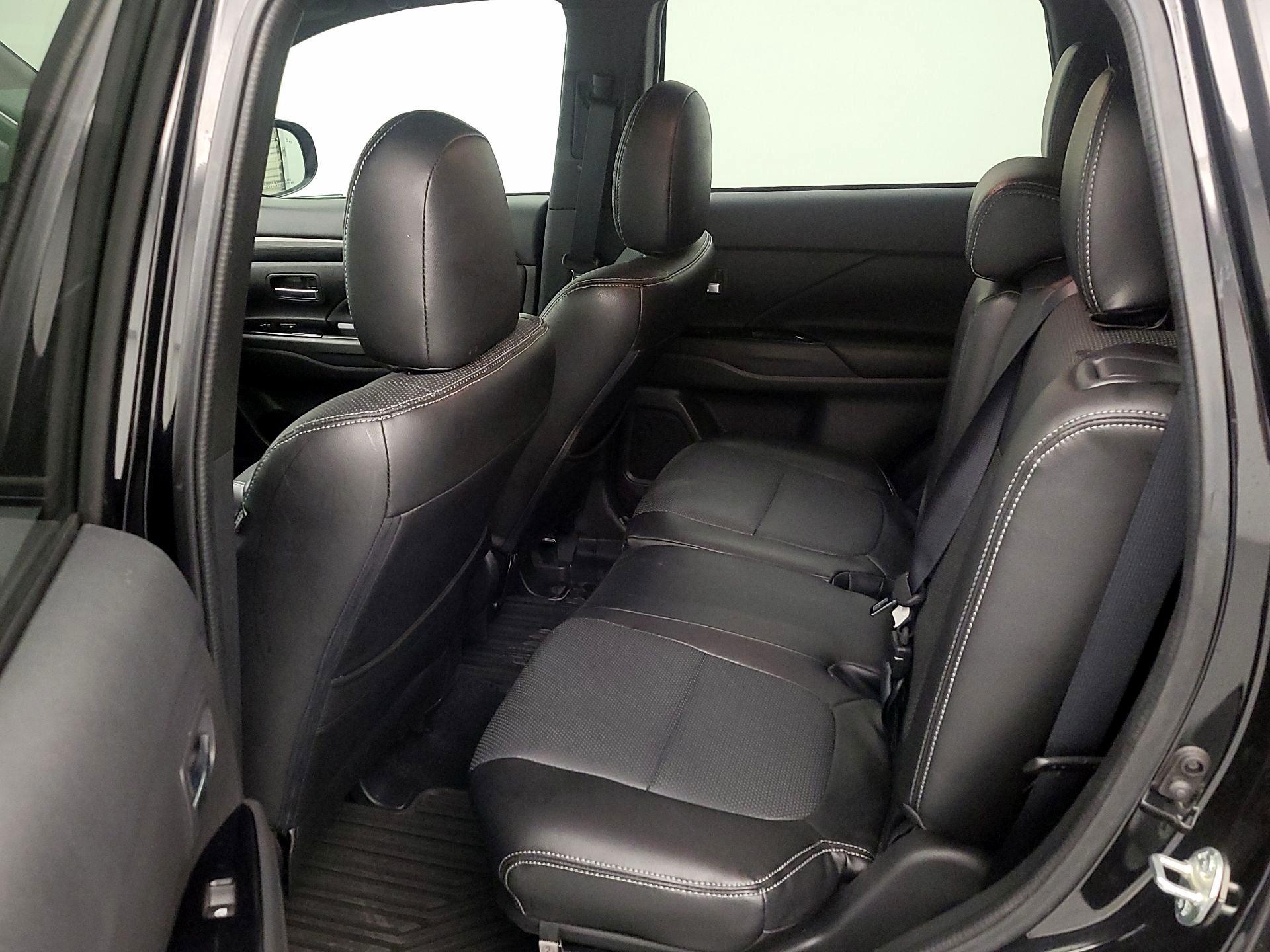 Thumbnail: 2018 Mitsubishi Outlander - 20