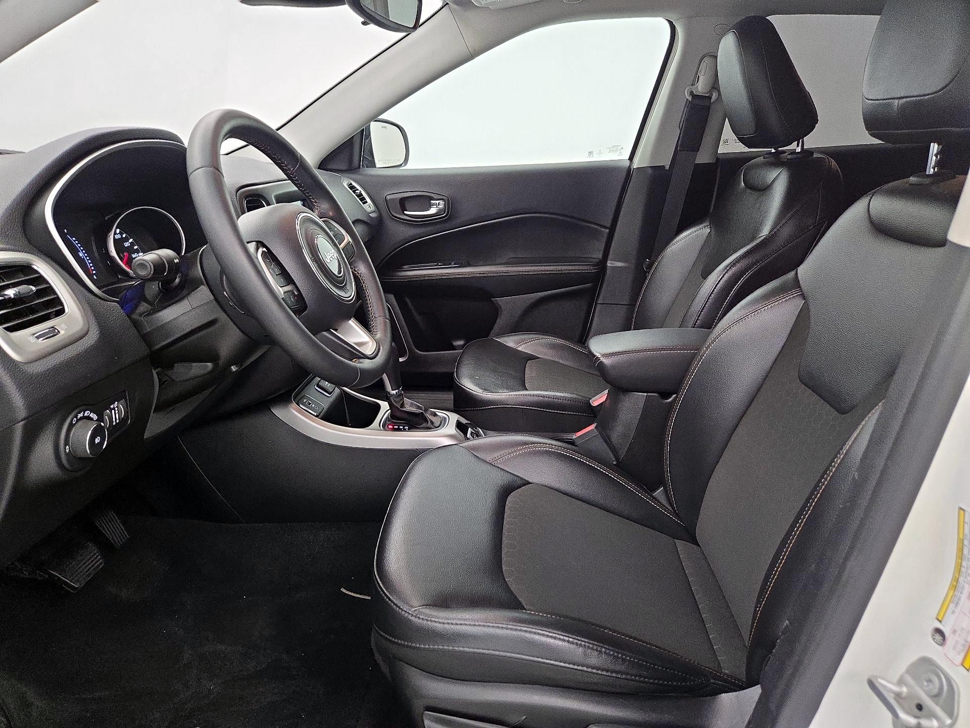 Thumbnail: 2020 Jeep Compass - 9