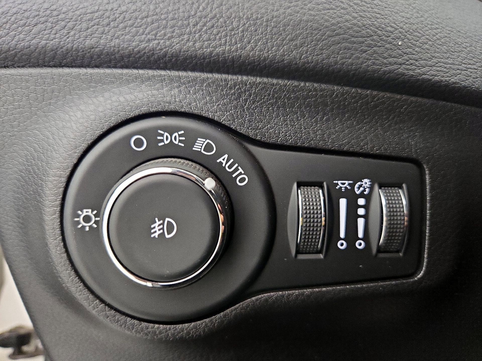 Thumbnail: 2020 Jeep Compass - 11