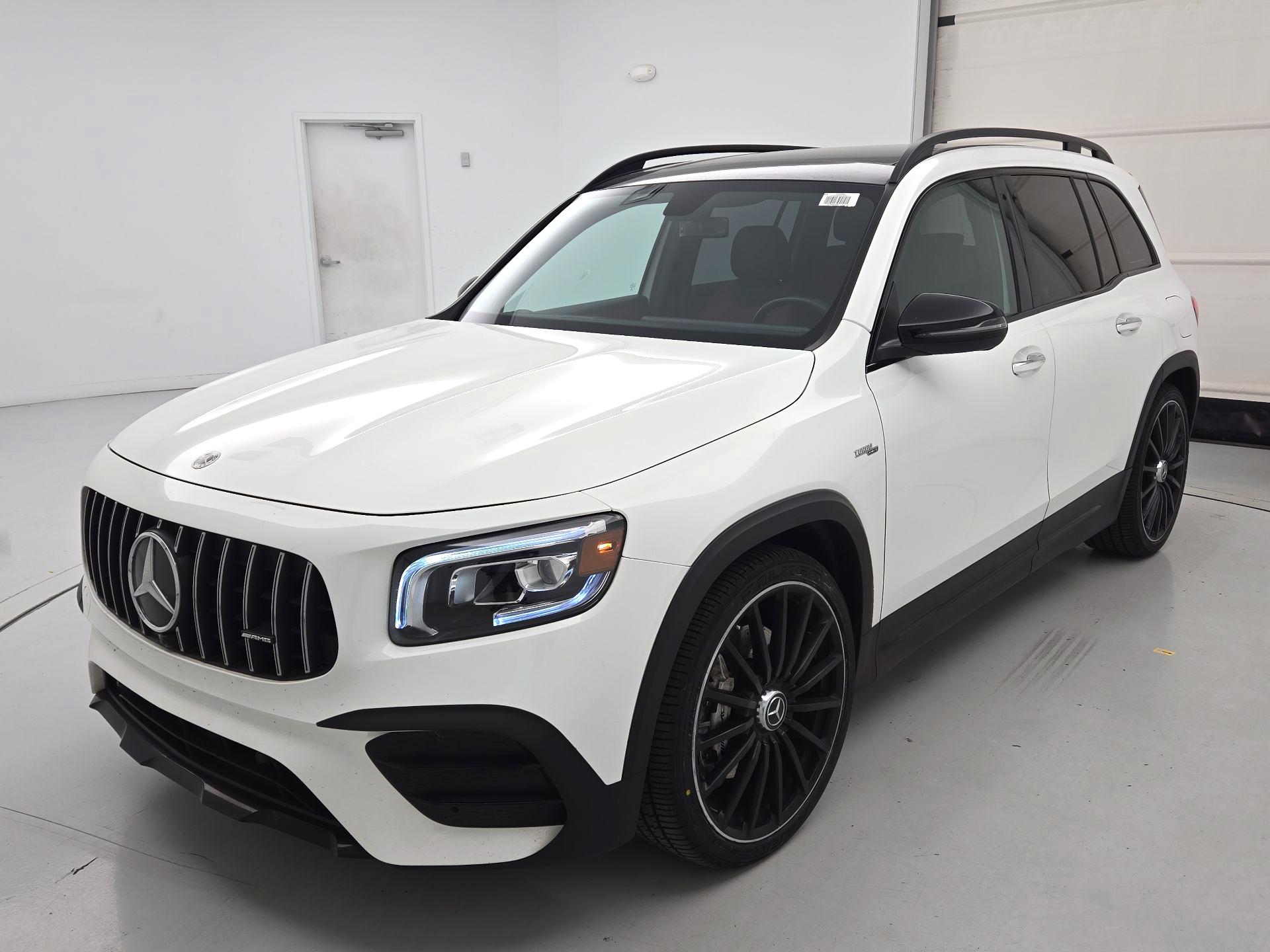 Thumbnail: 2023 Mercedes-Benz GLB - 3