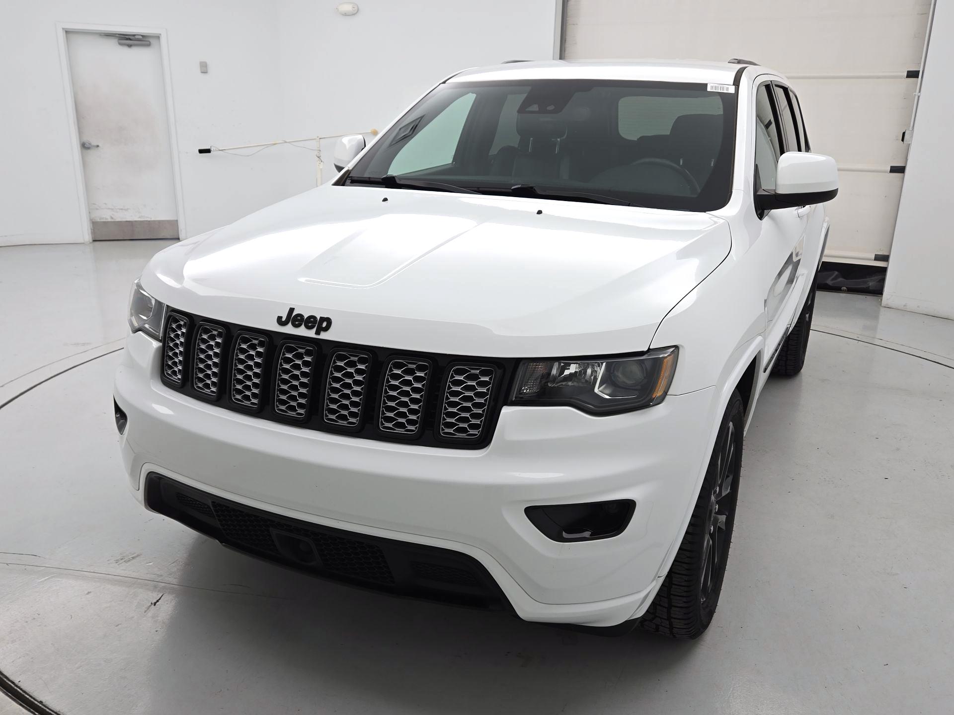 Thumbnail: 2021 Jeep Grand Cherokee - 3