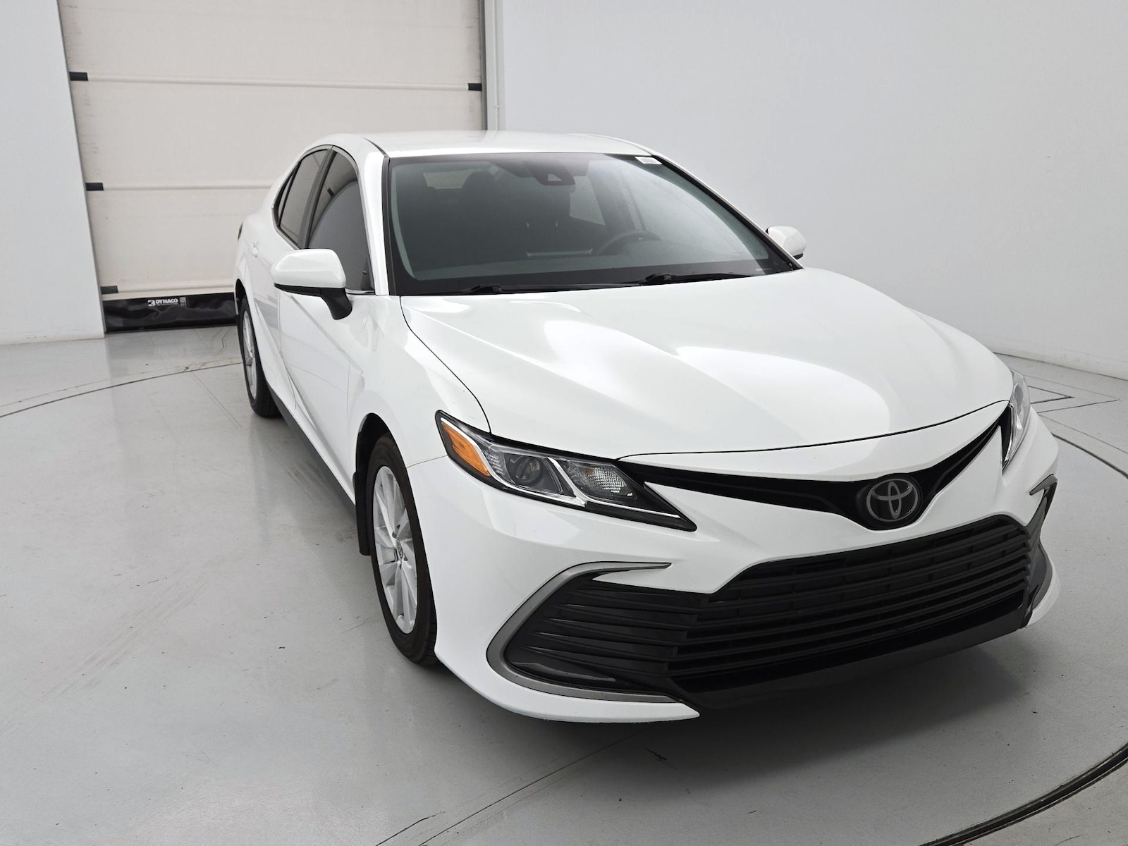 2023 Toyota Camry LE - Photo 1