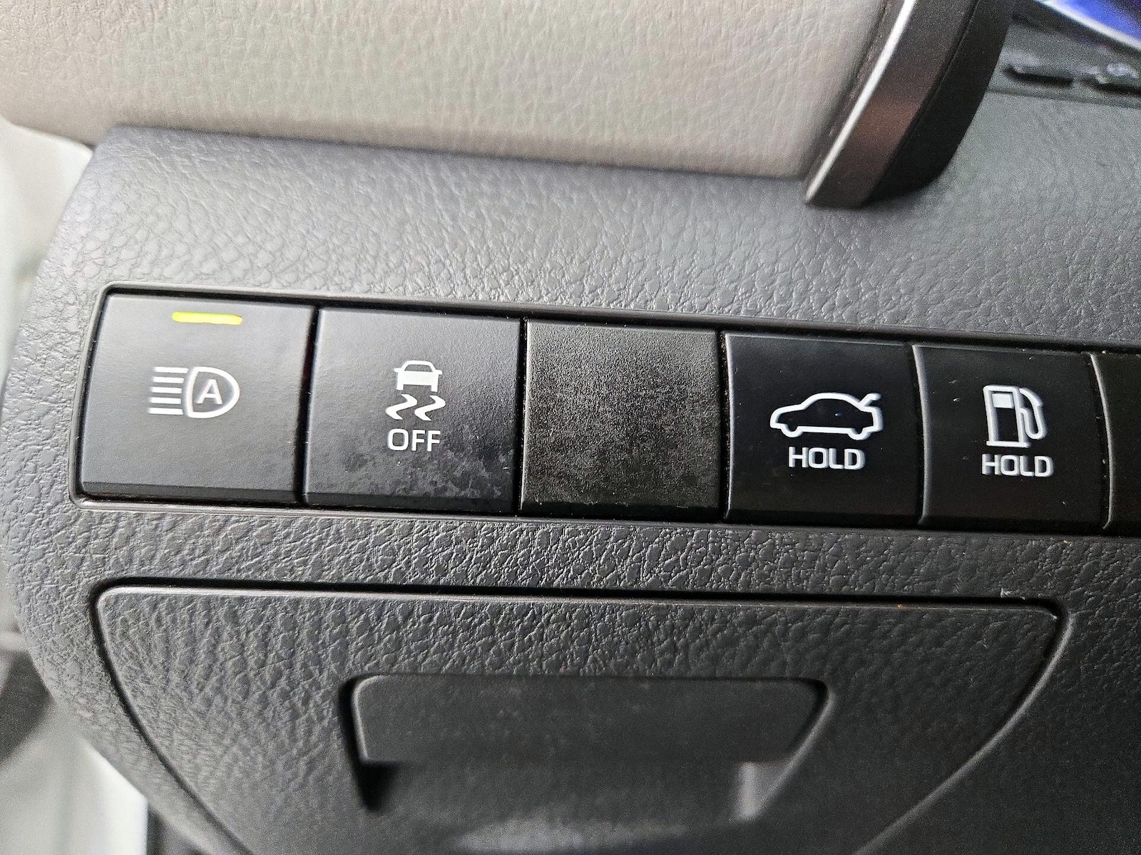 2023 Toyota Camry LE - Photo 12