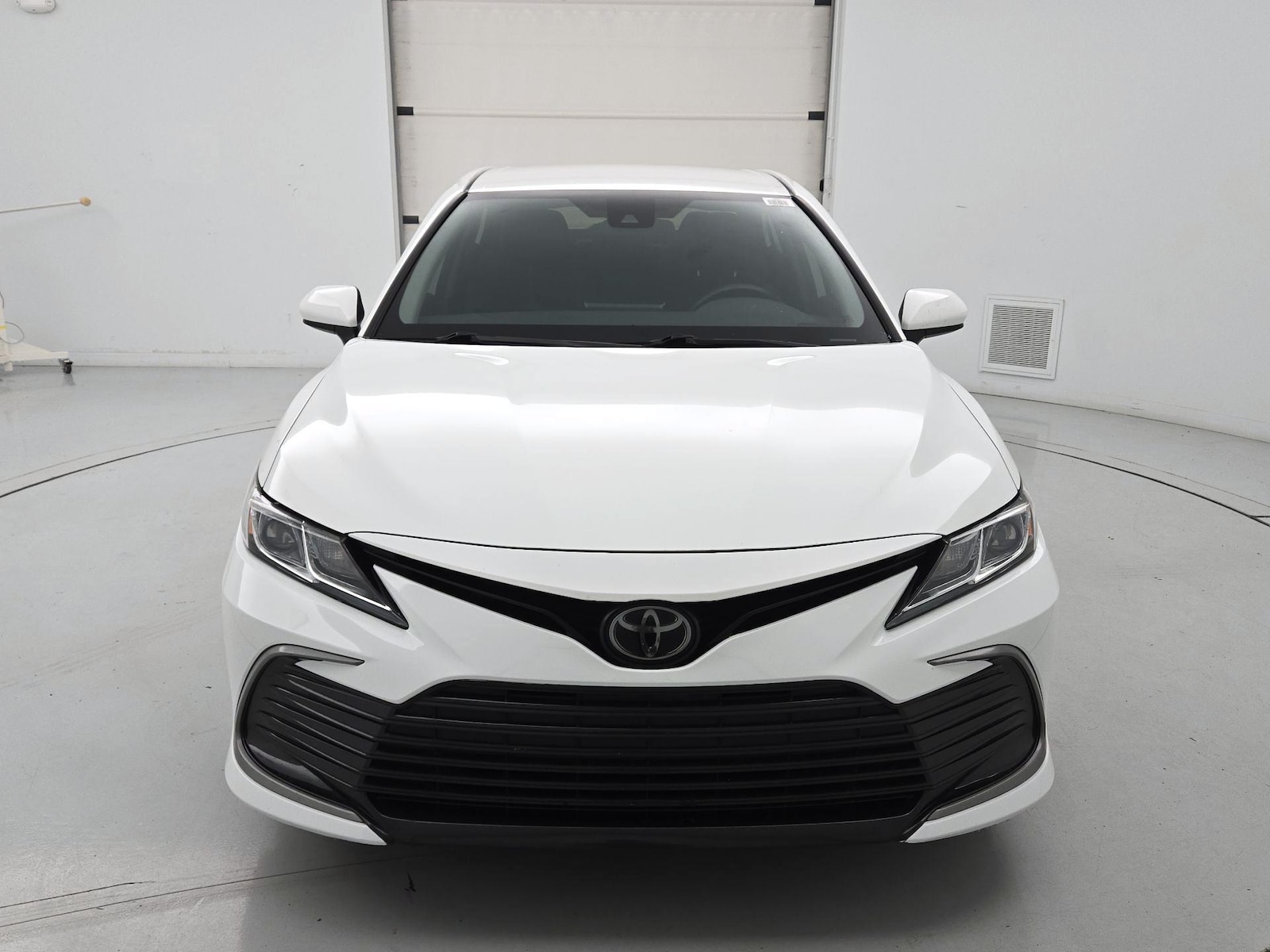2023 Toyota Camry LE - Photo 2