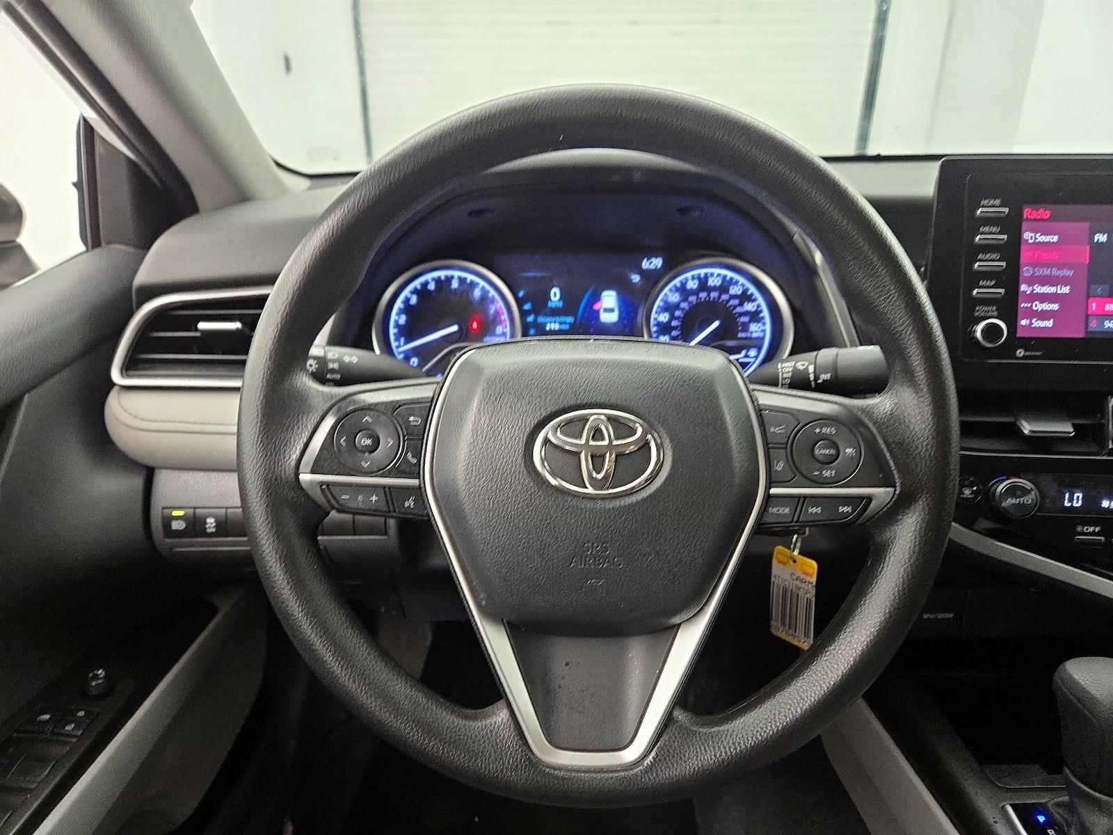 2023 Toyota Camry LE - Photo 9