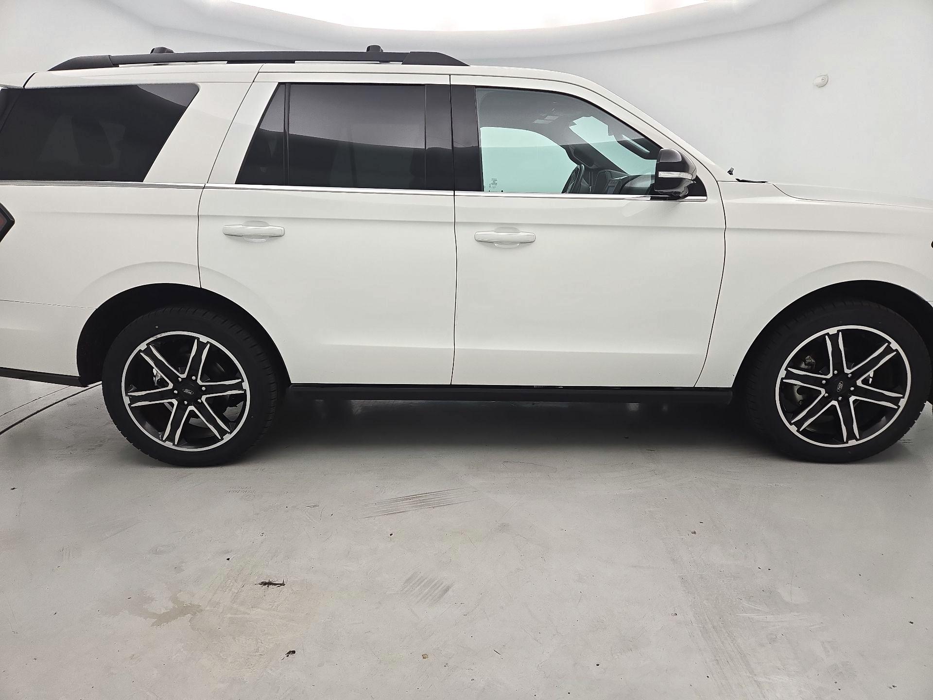 Thumbnail: 2020 Ford Expedition - 4