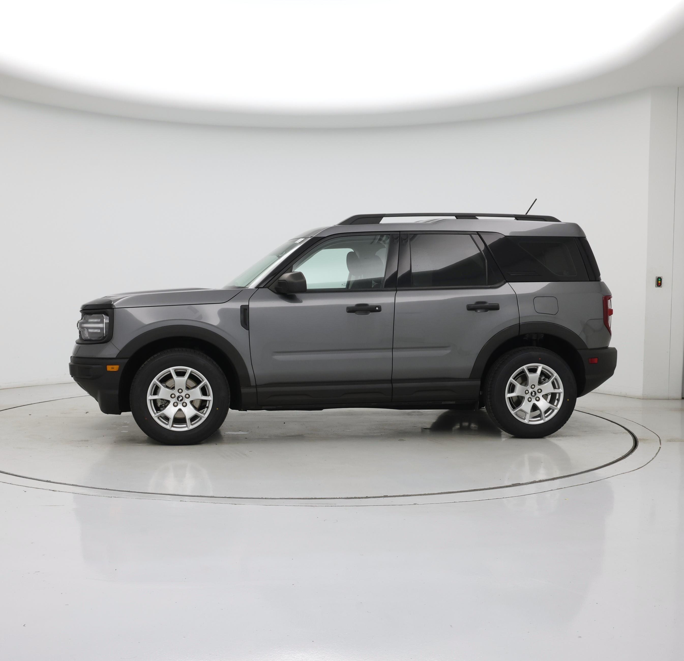 Thumbnail: 2022 Ford Bronco Sport - 3