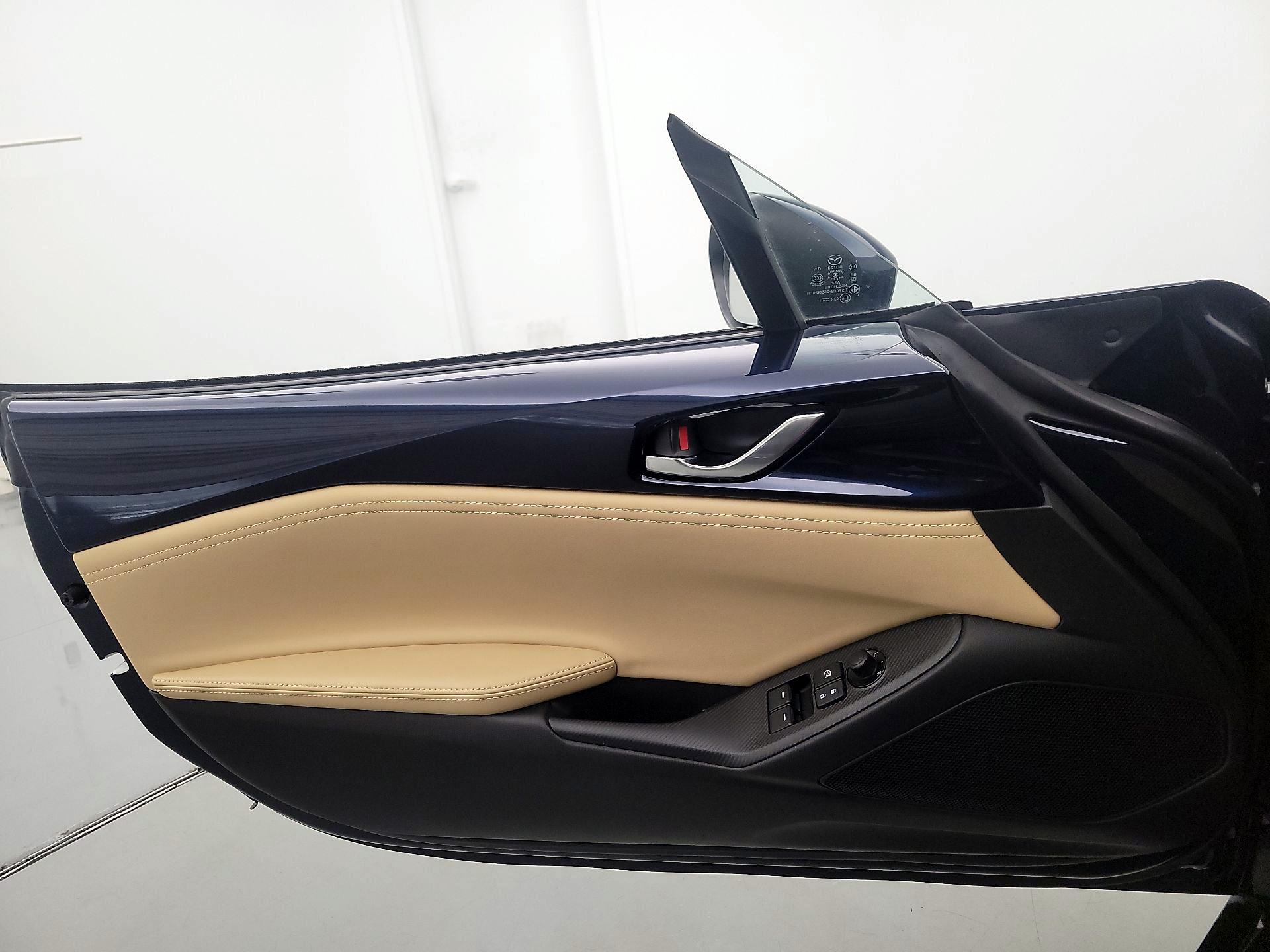 Thumbnail: 2025 Mazda MX-5 Miata - 12