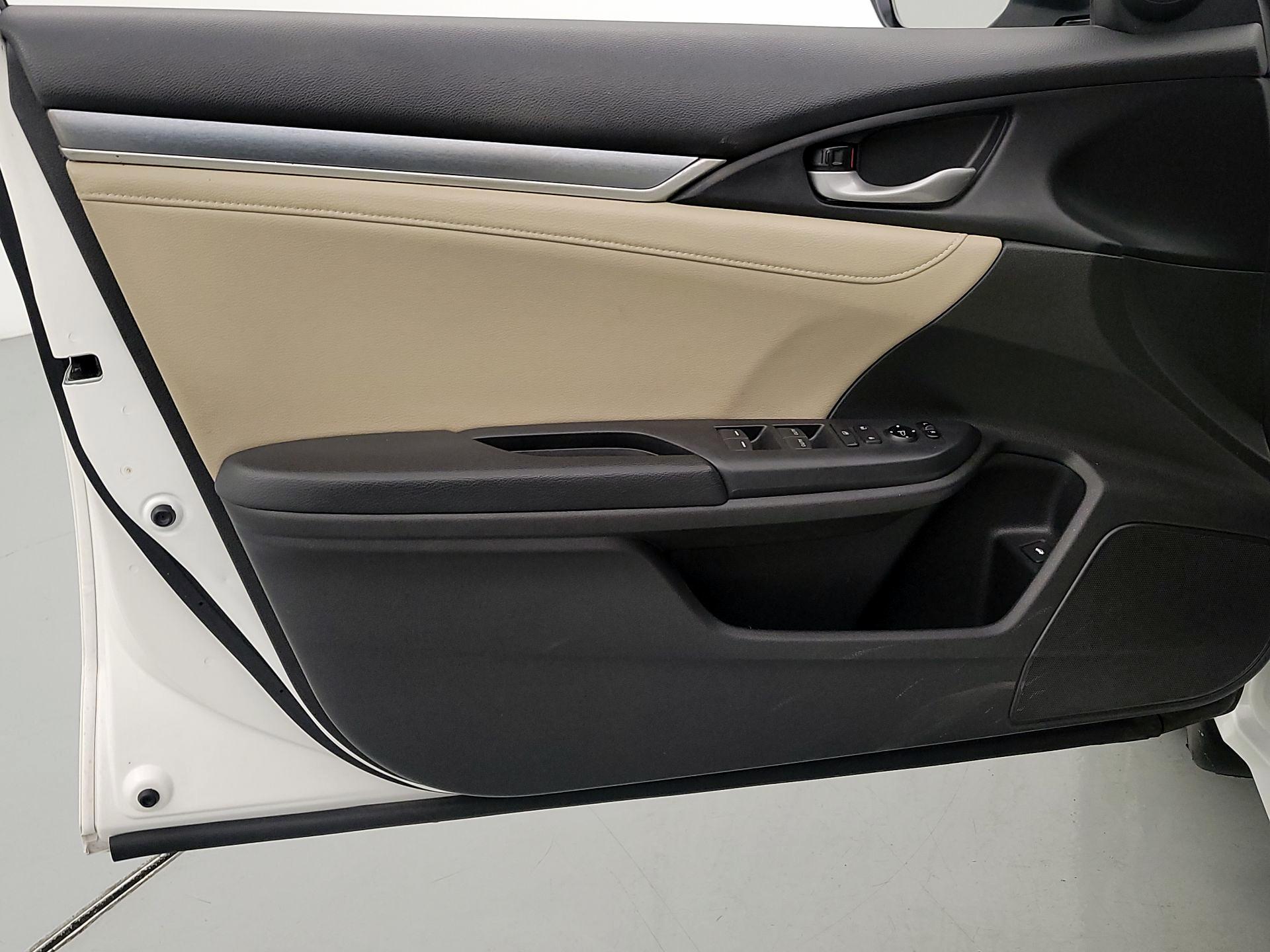Thumbnail: 2017 Honda Civic - 12