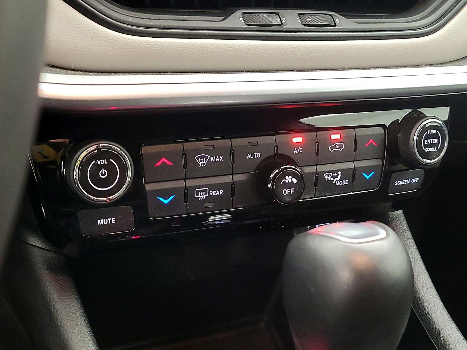 2025 Jeep Compass Limited - Photo 17