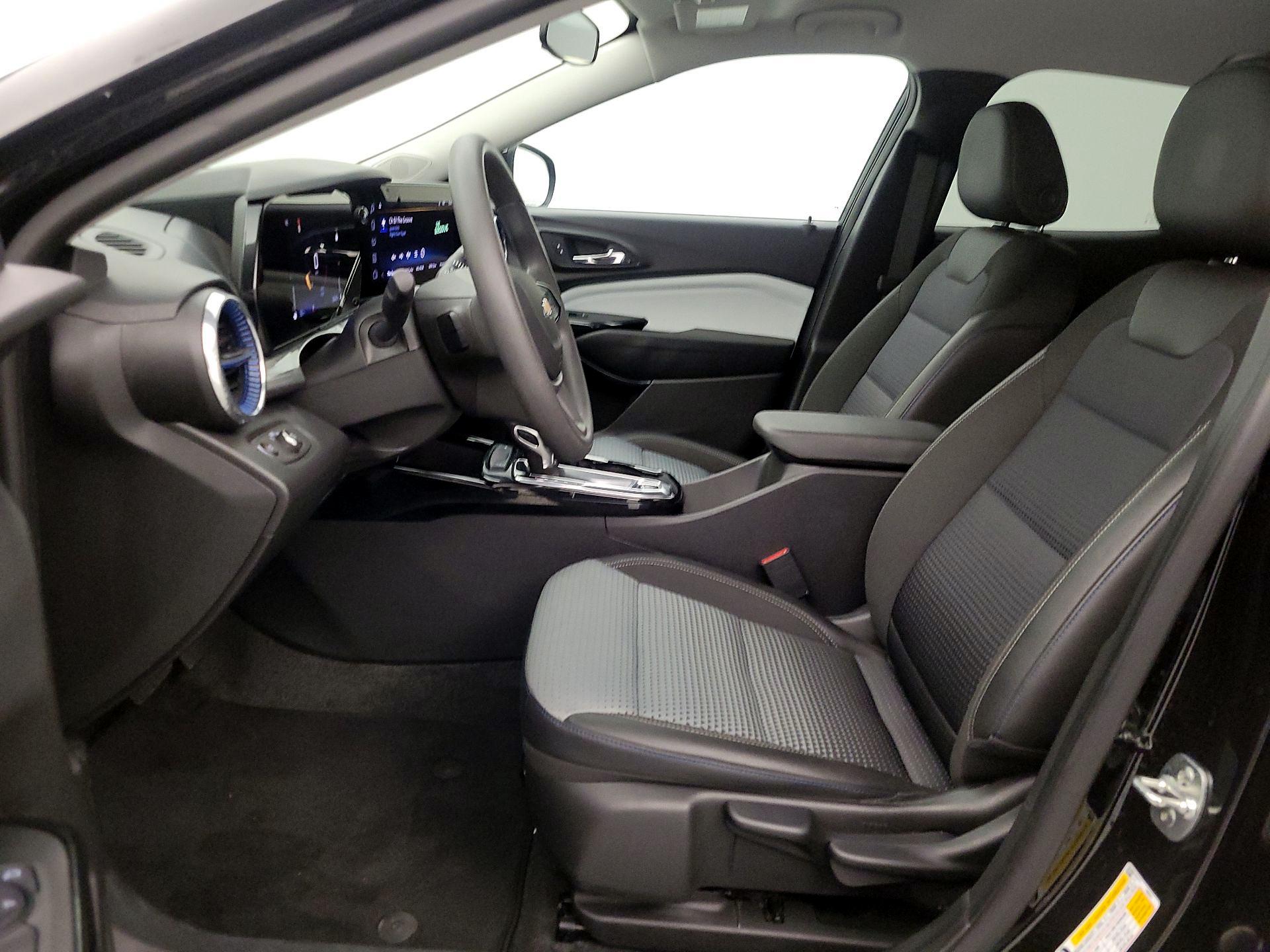 Thumbnail: 2025 Chevrolet Trax - 11