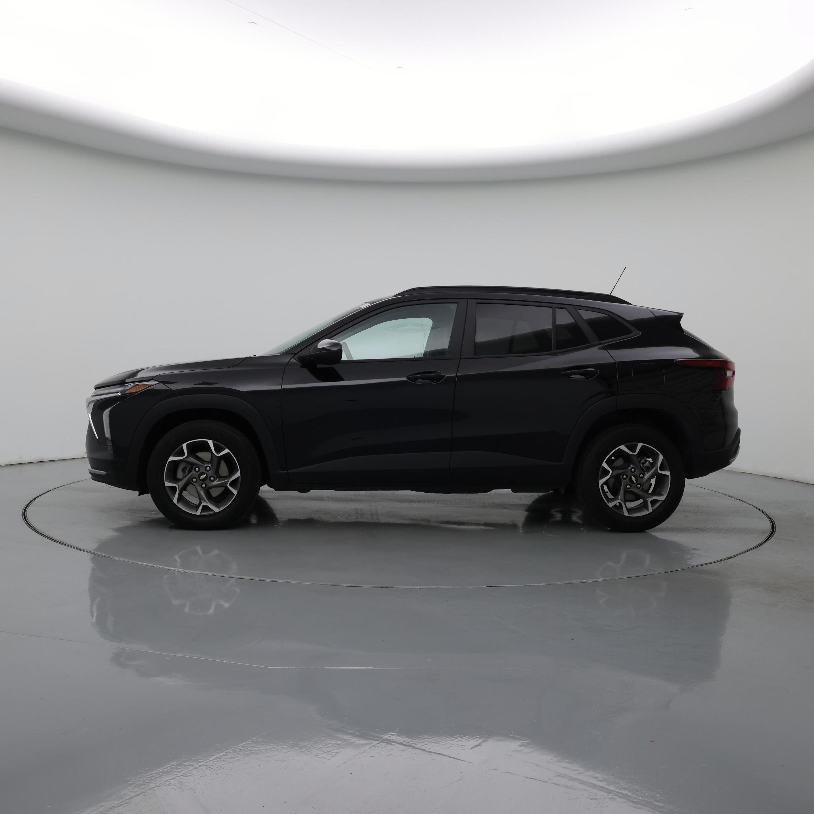 Thumbnail: 2025 Chevrolet Trax - 3