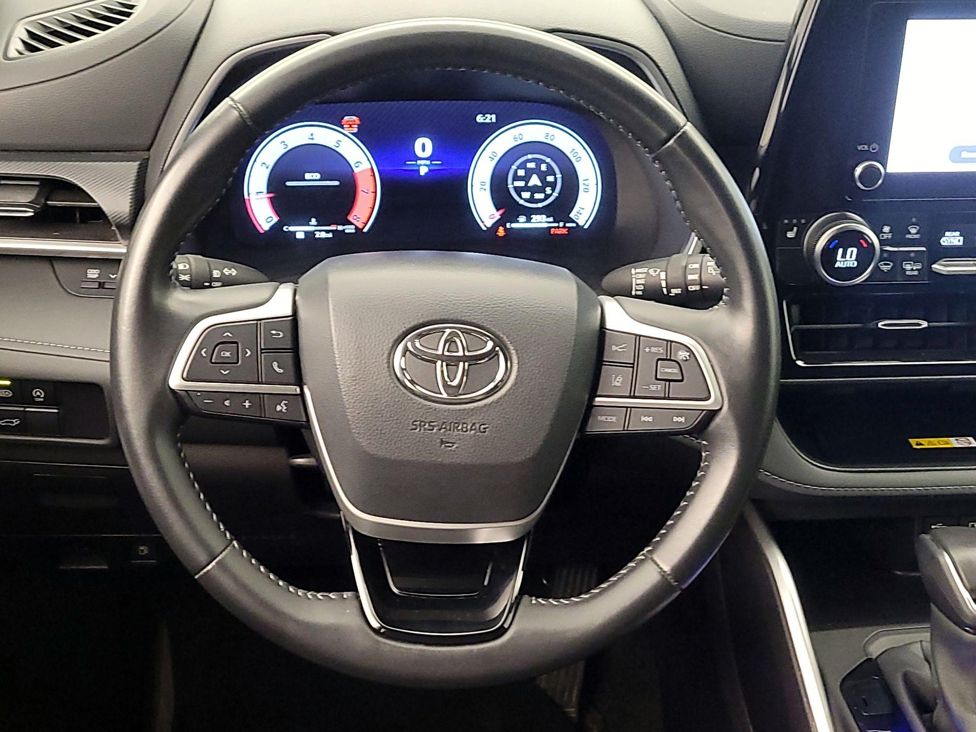 Thumbnail: 2025 Toyota Highlander - 10