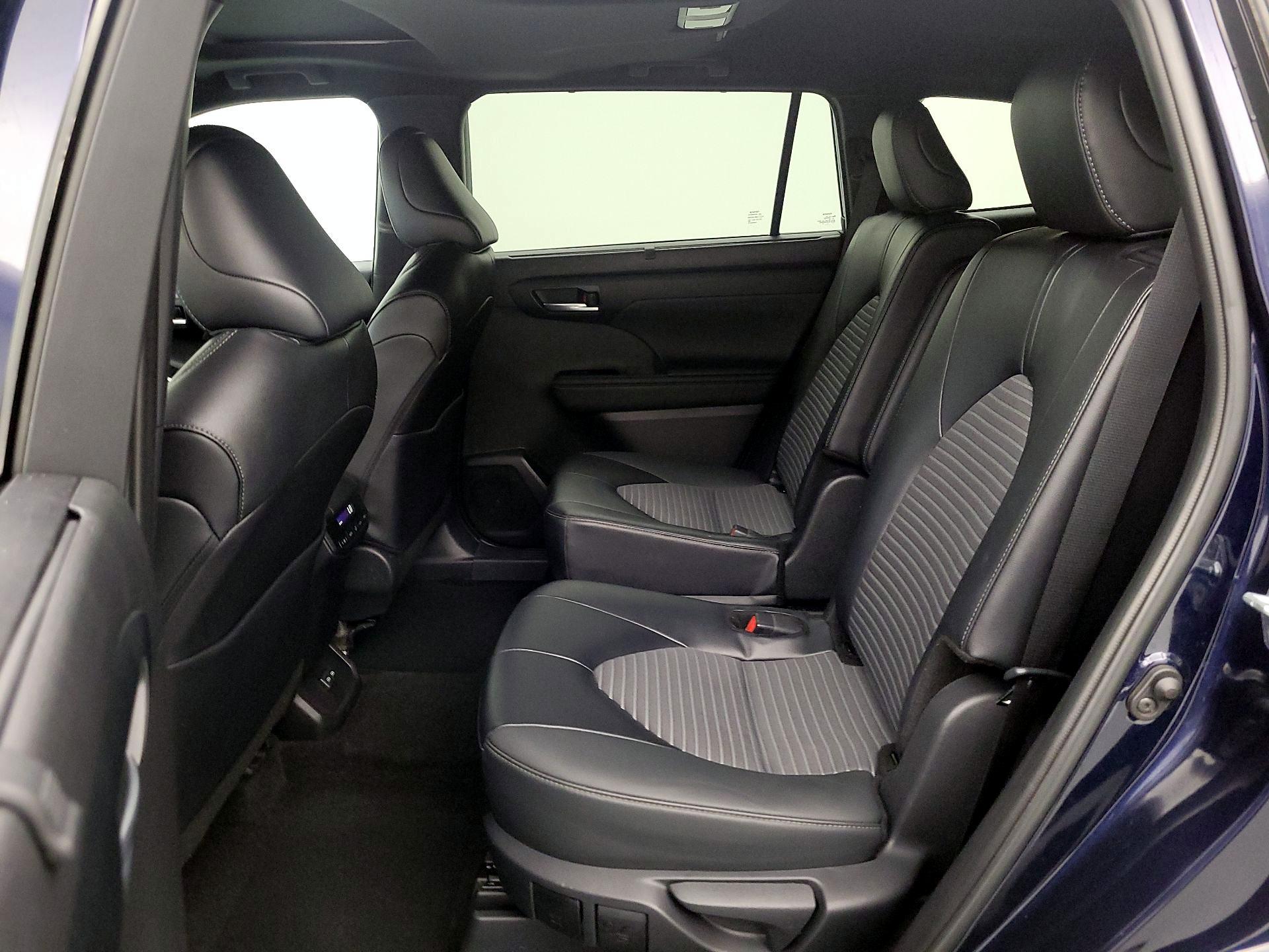 Thumbnail: 2025 Toyota Highlander - 20