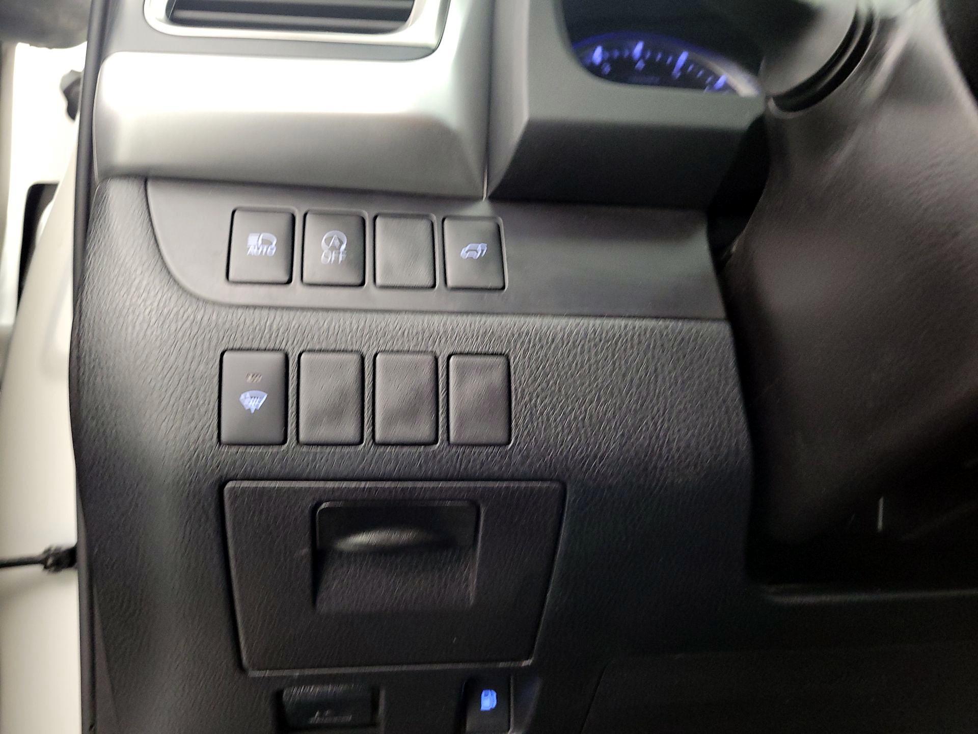 Thumbnail: 2018 Toyota Highlander - 13