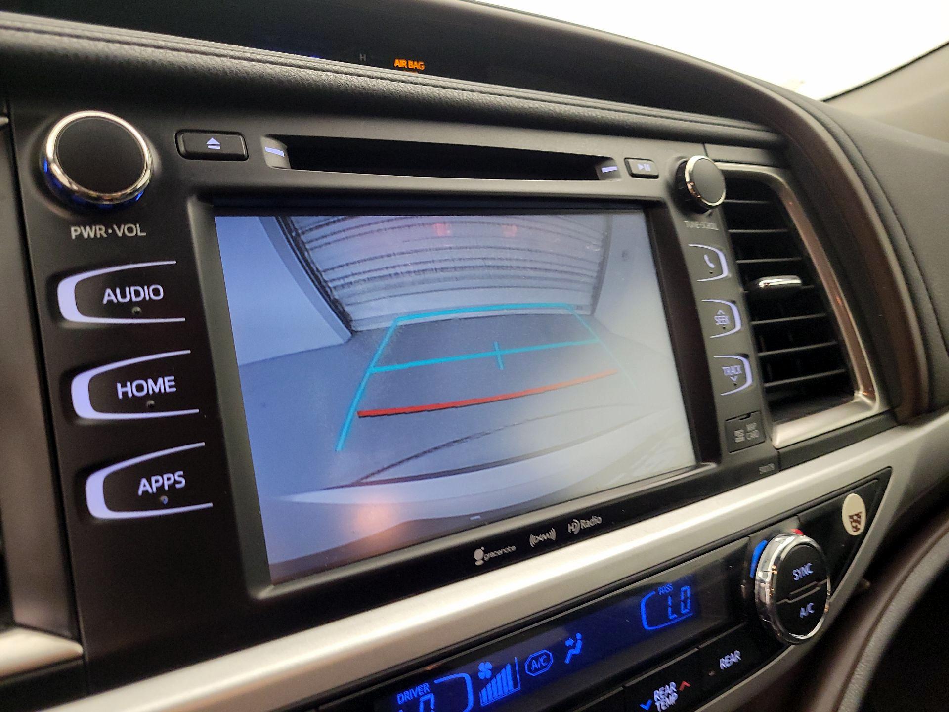 Thumbnail: 2018 Toyota Highlander - 15