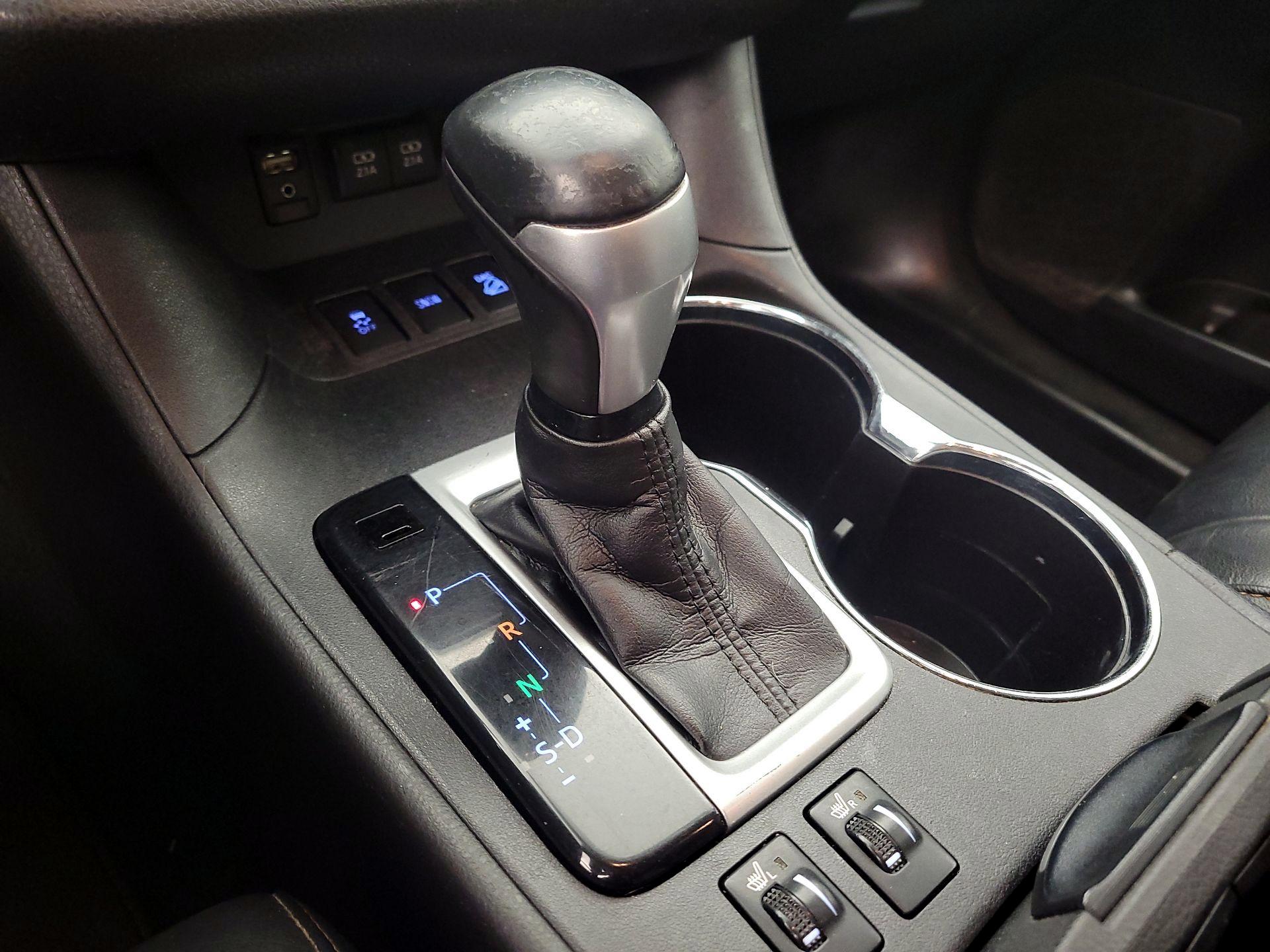 Thumbnail: 2018 Toyota Highlander - 18