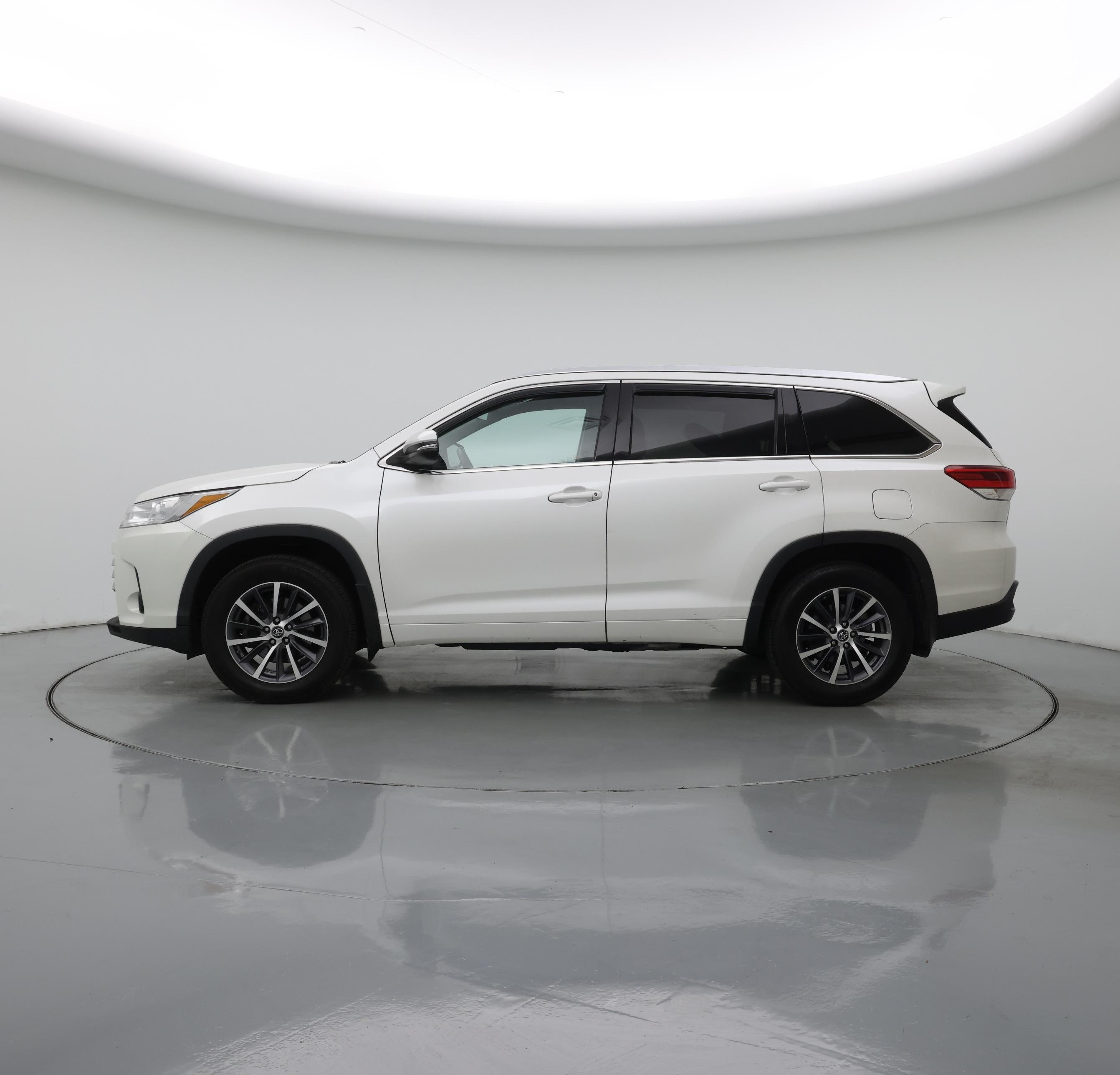 Thumbnail: 2018 Toyota Highlander - 3