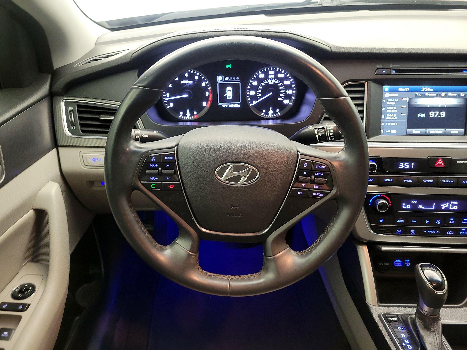 Thumbnail: 2016 Hyundai Sonata - 10