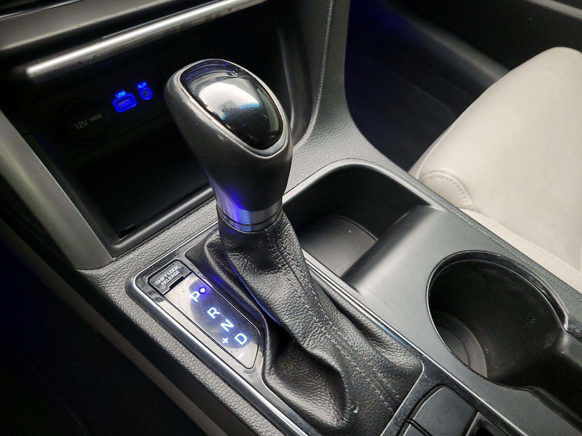 Thumbnail: 2016 Hyundai Sonata - 17