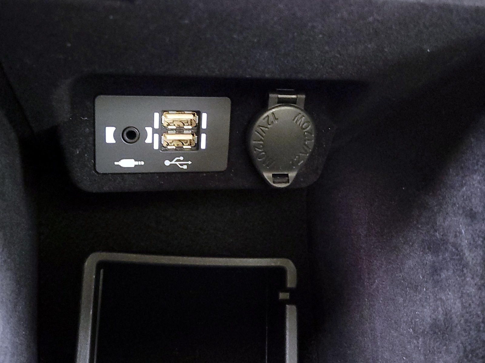 2021 Lexus NX Hybrid 300h - Photo 19
