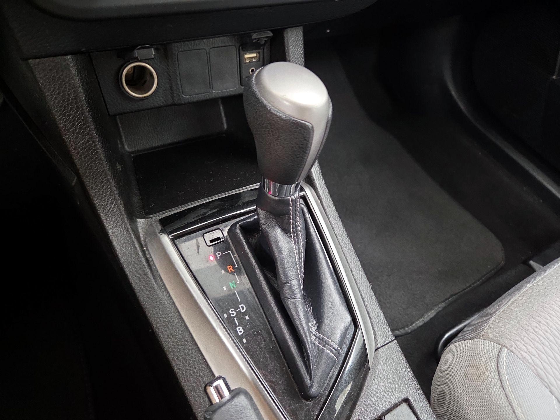 Thumbnail: 2014 Toyota Corolla - 15