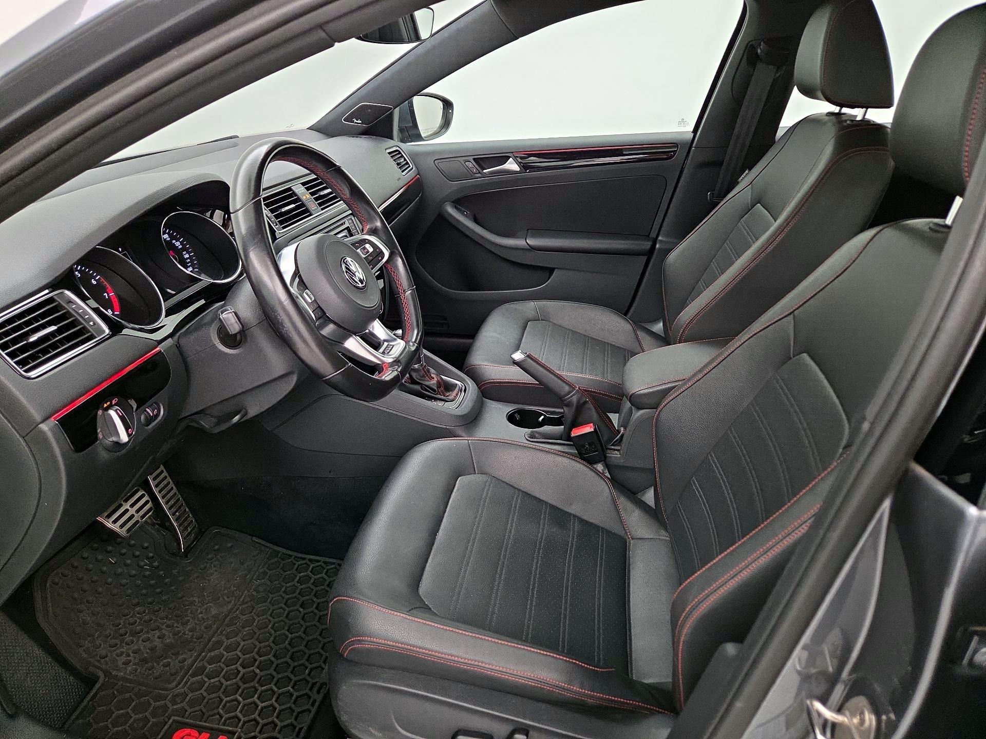Thumbnail: 2017 Volkswagen Jetta - 9