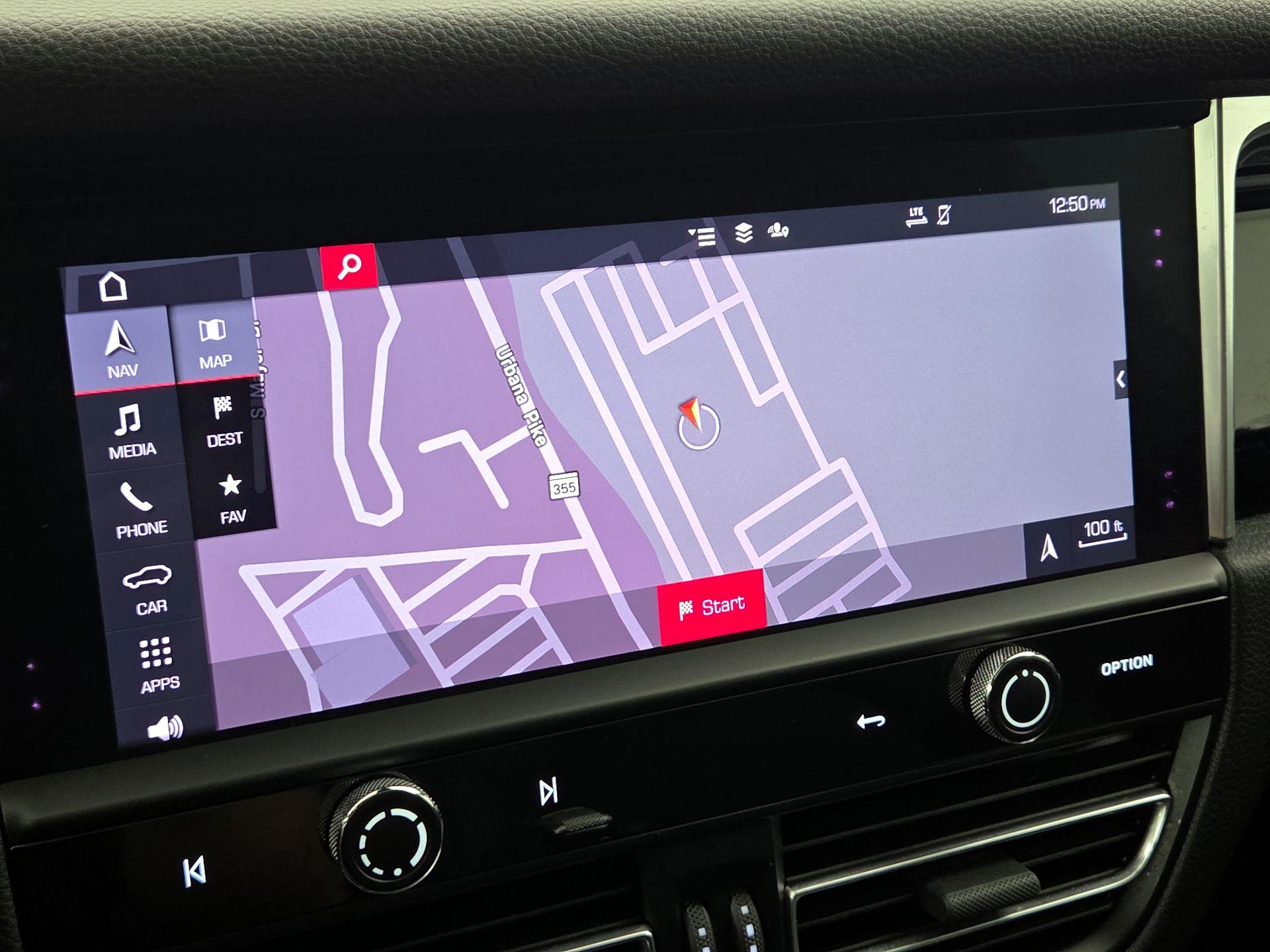 Thumbnail: 2022 Porsche Macan - 12