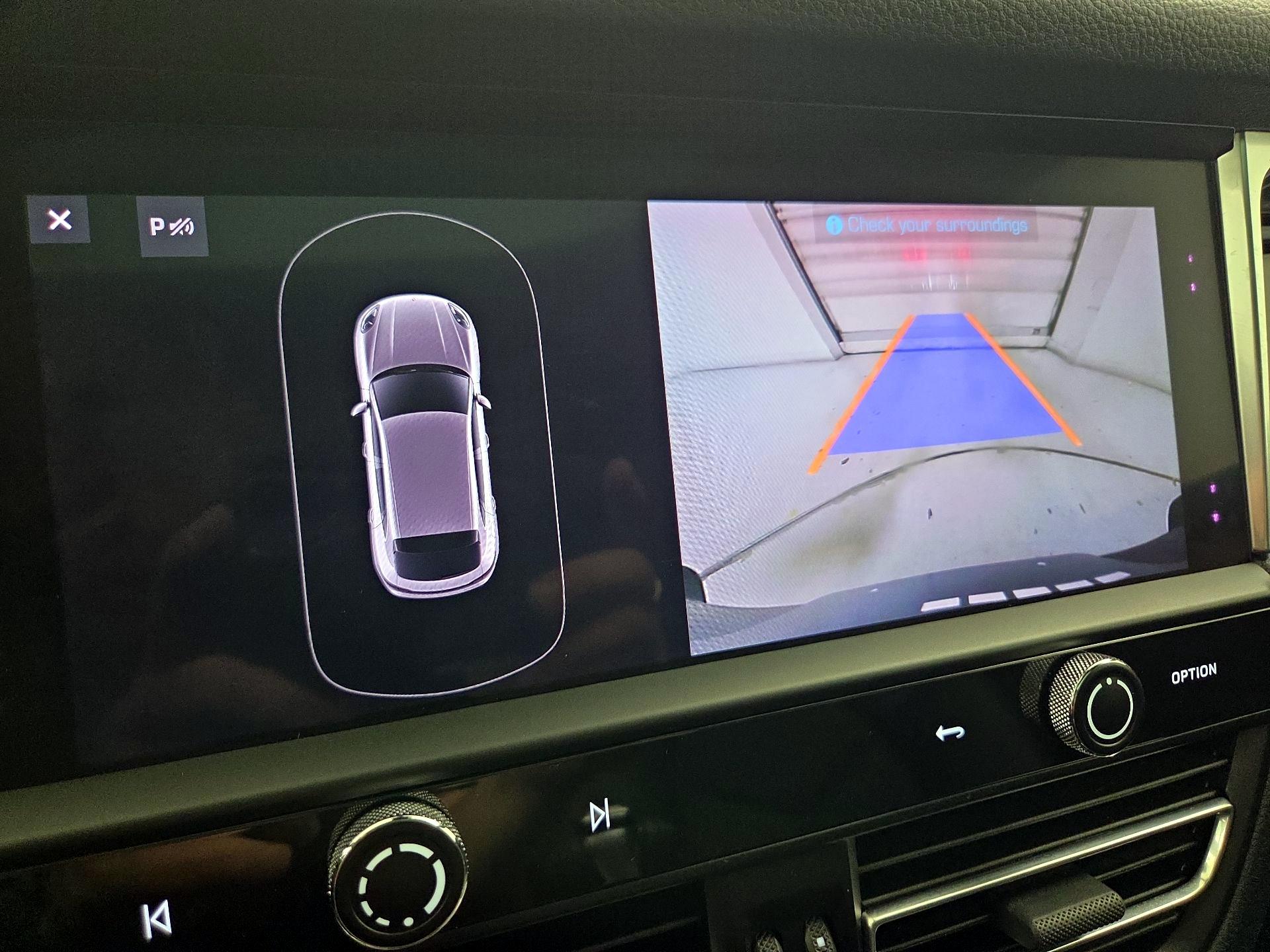 Thumbnail: 2022 Porsche Macan - 13