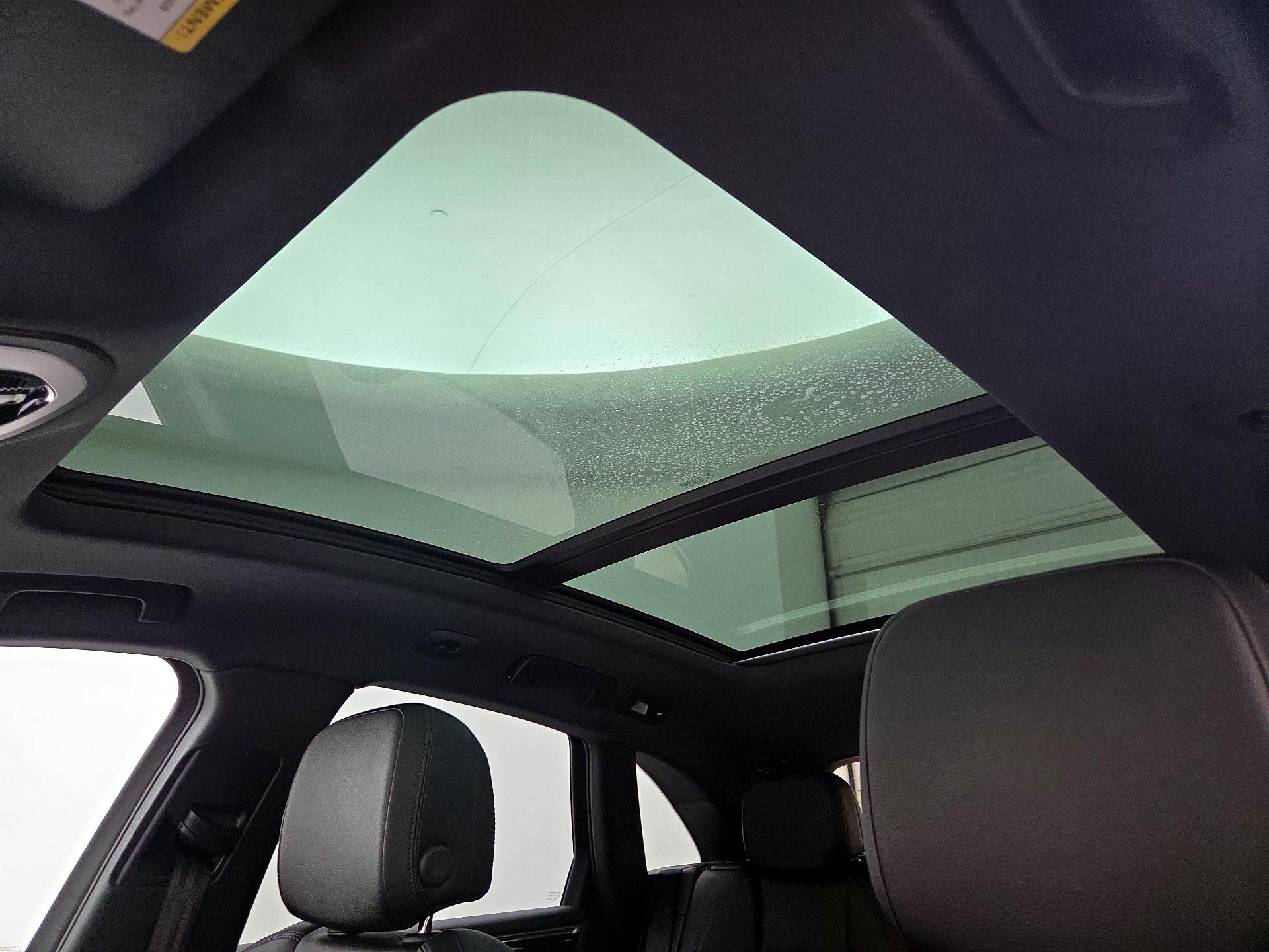 Thumbnail: 2022 Porsche Macan - 18