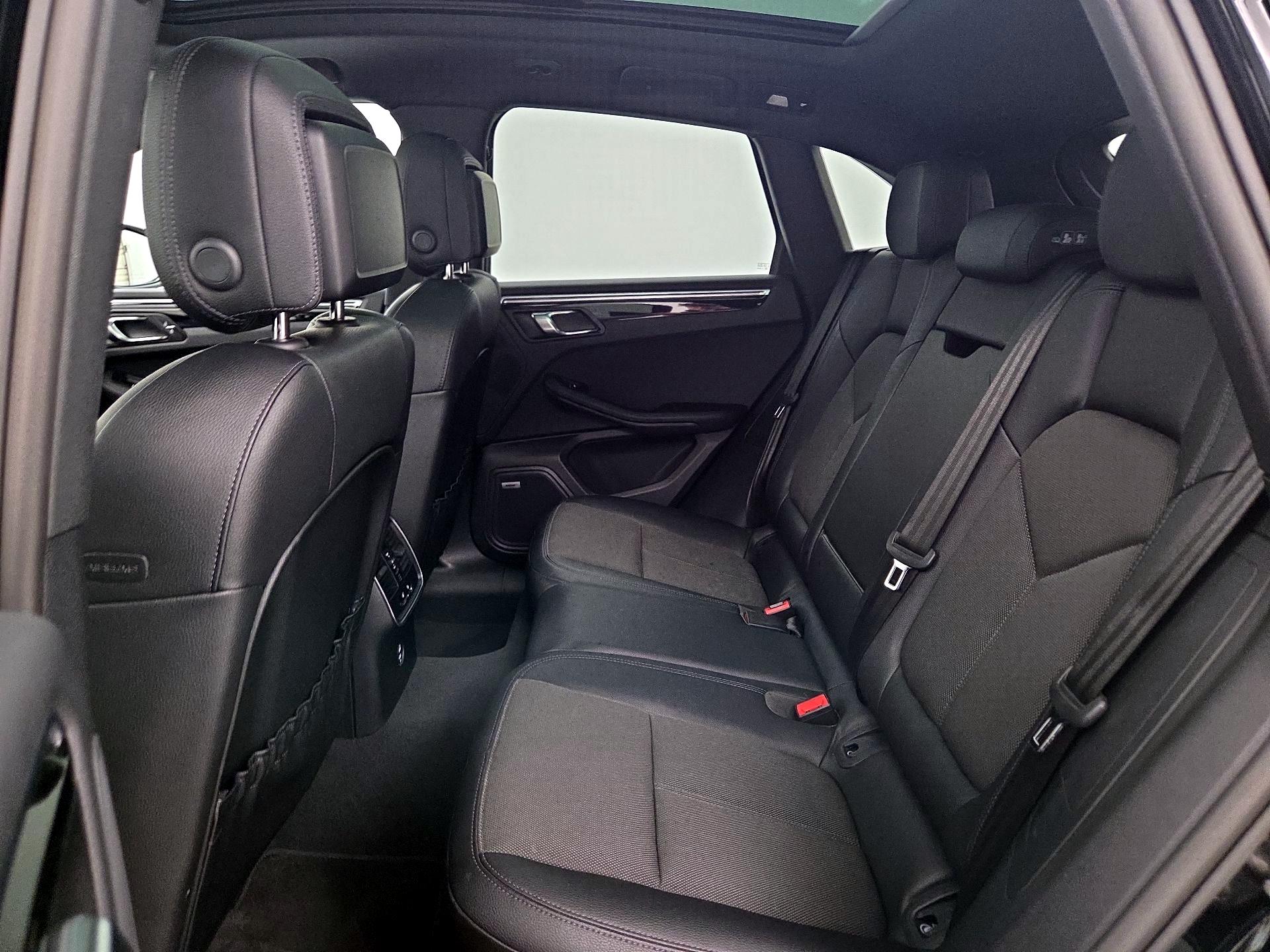 Thumbnail: 2022 Porsche Macan - 19