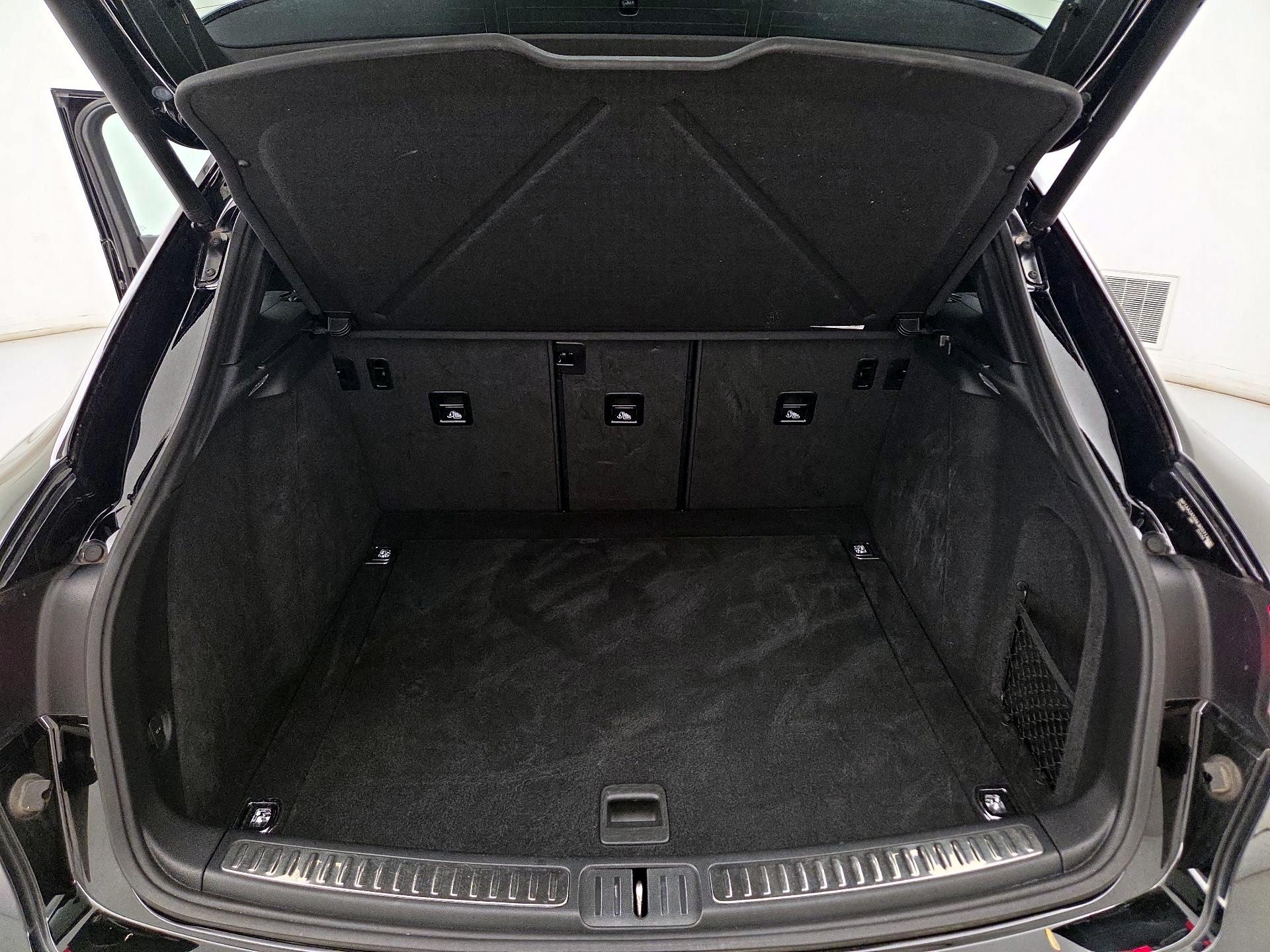 Thumbnail: 2022 Porsche Macan - 20