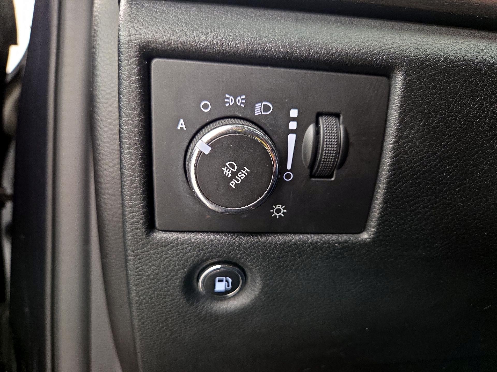 Thumbnail: 2015 Jeep Grand Cherokee - 13
