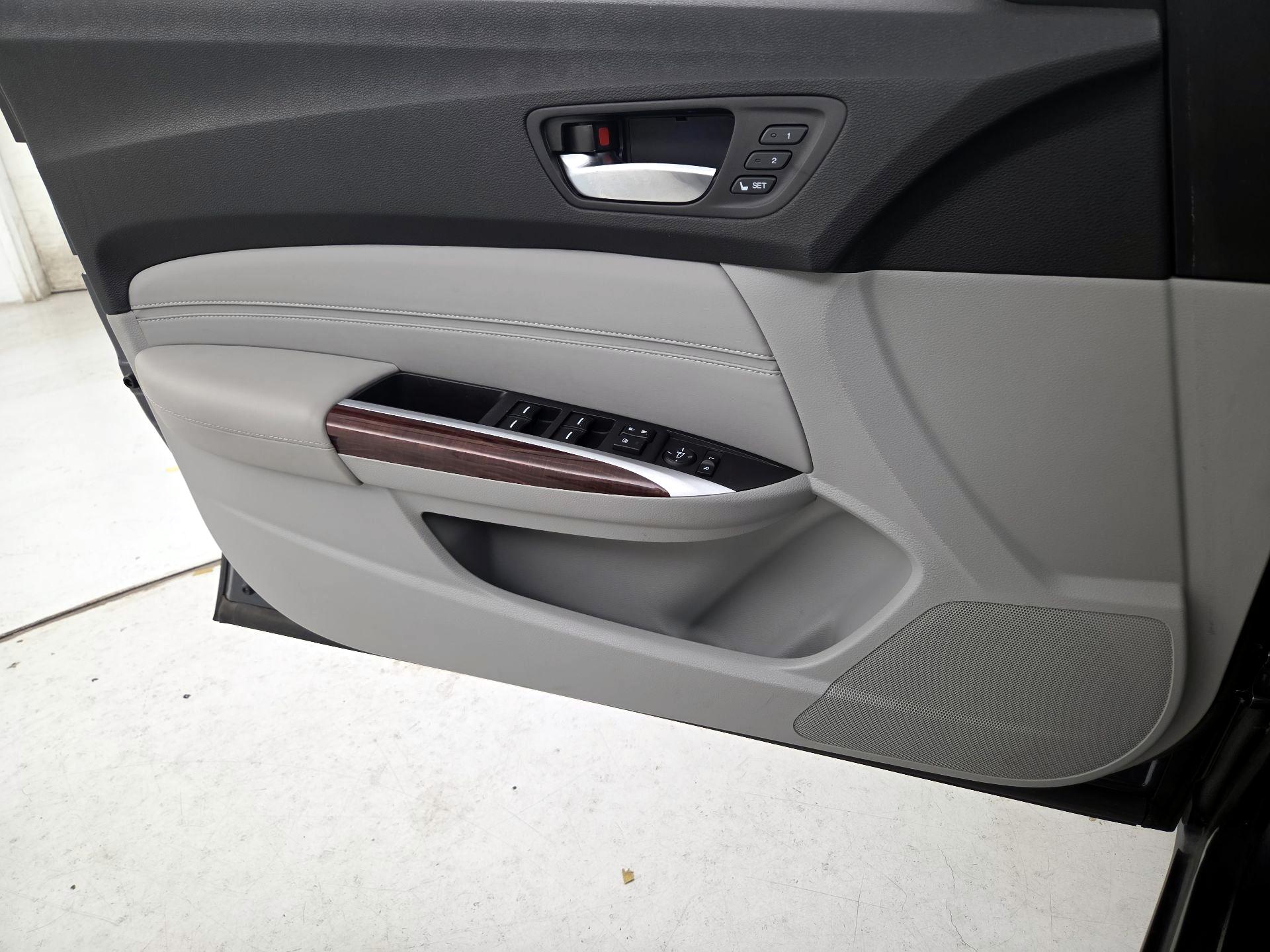 Thumbnail: 2015 Acura TLX - 12