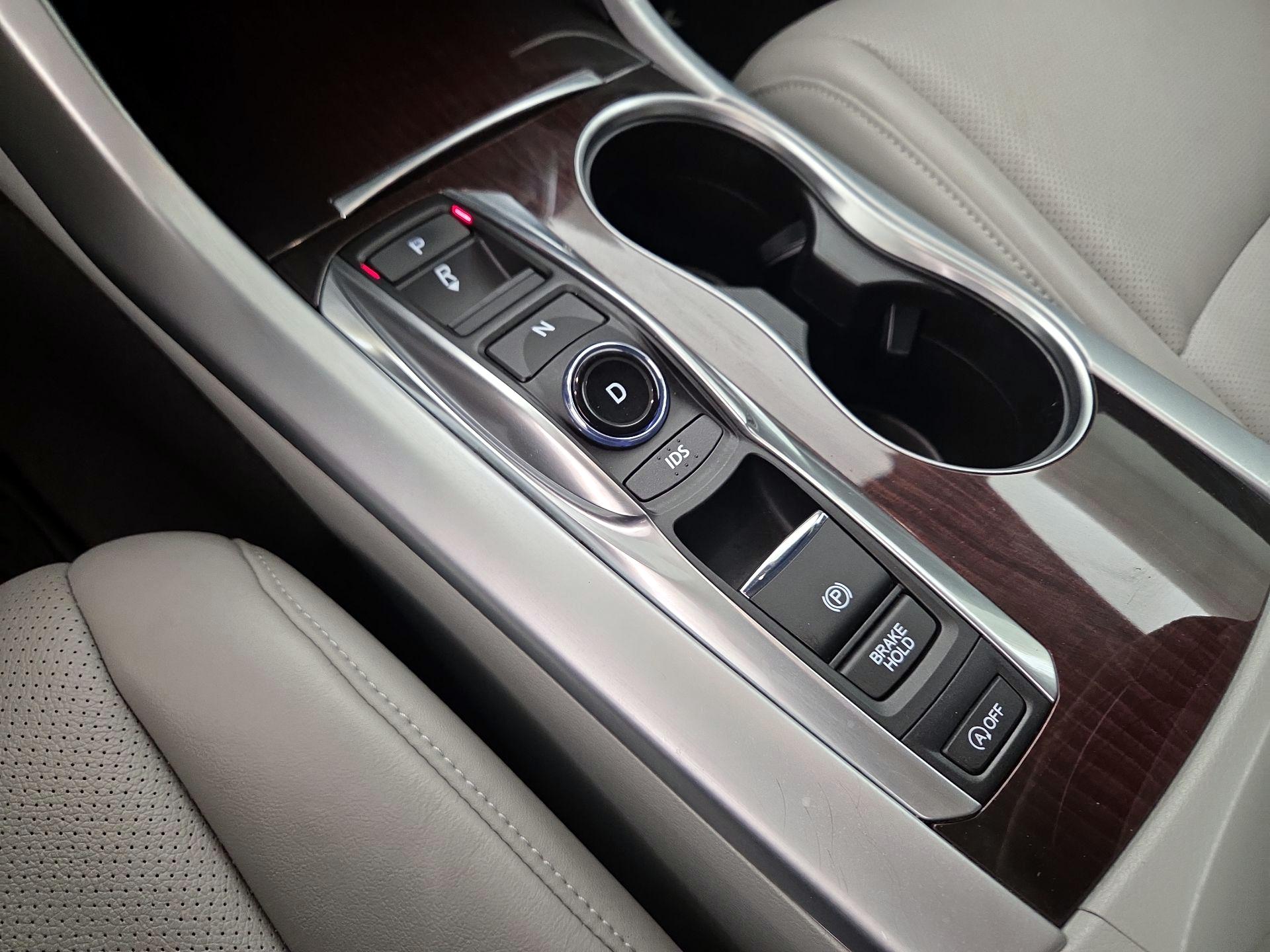 Thumbnail: 2015 Acura TLX - 18