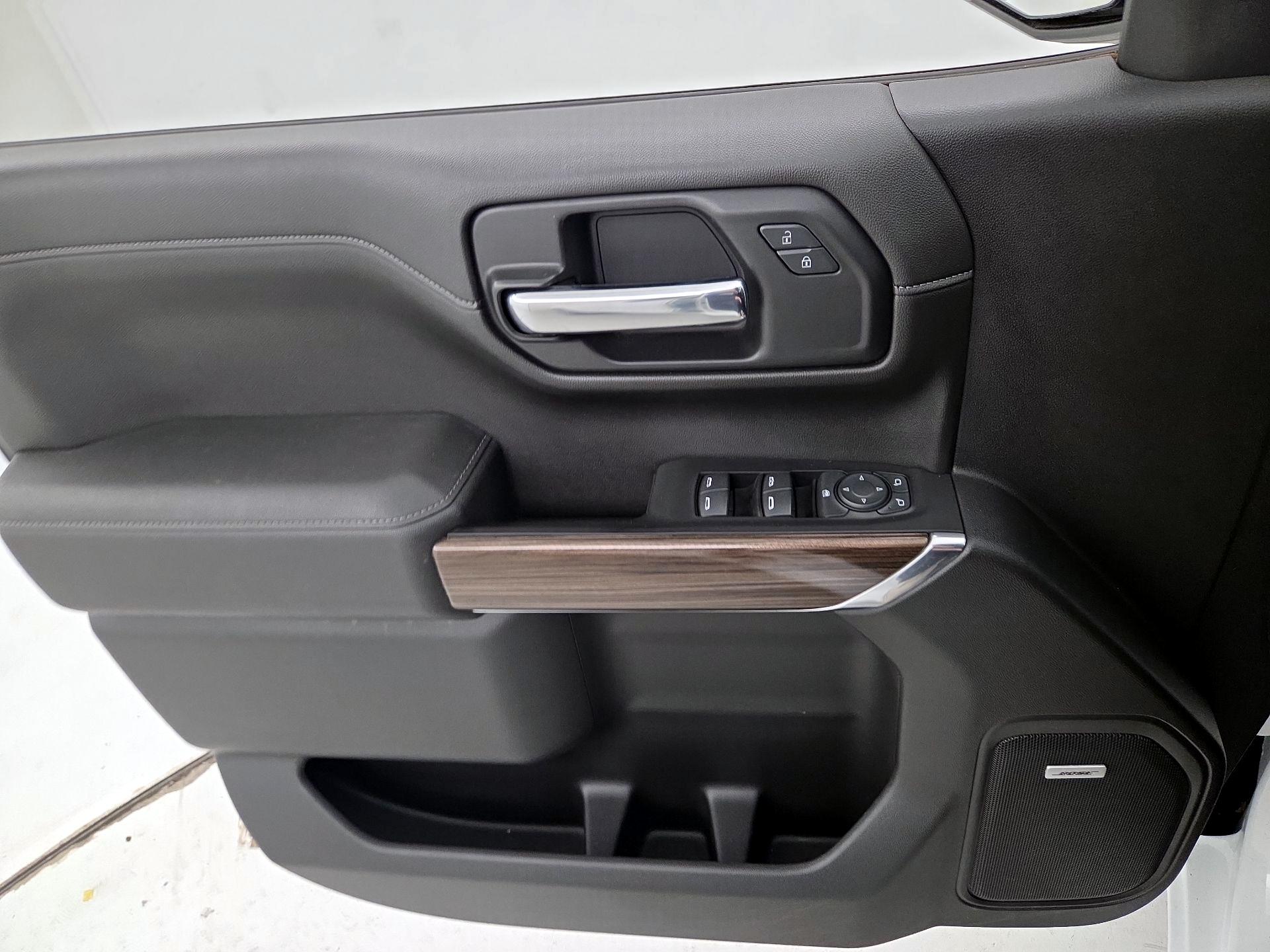 Thumbnail: 2020 Chevrolet Silverado 1500 - 12