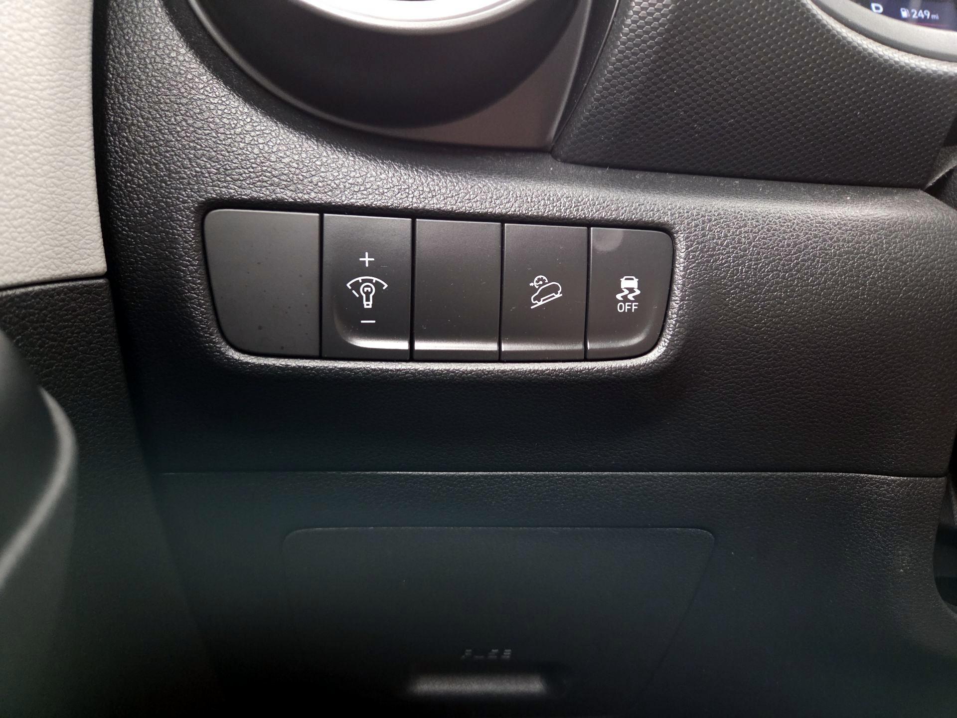 Thumbnail: 2022 Hyundai Kona - 13