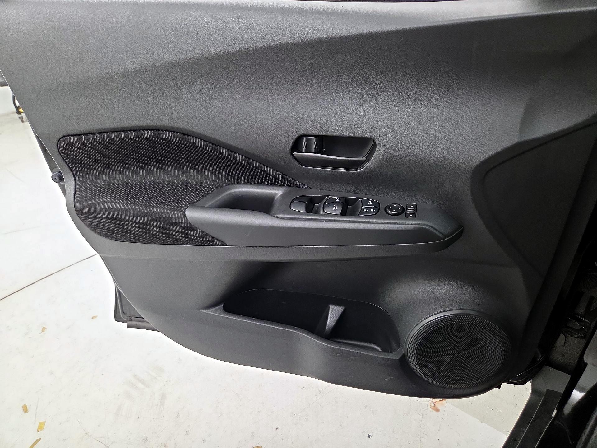 Thumbnail: 2021 Nissan Kicks - 12