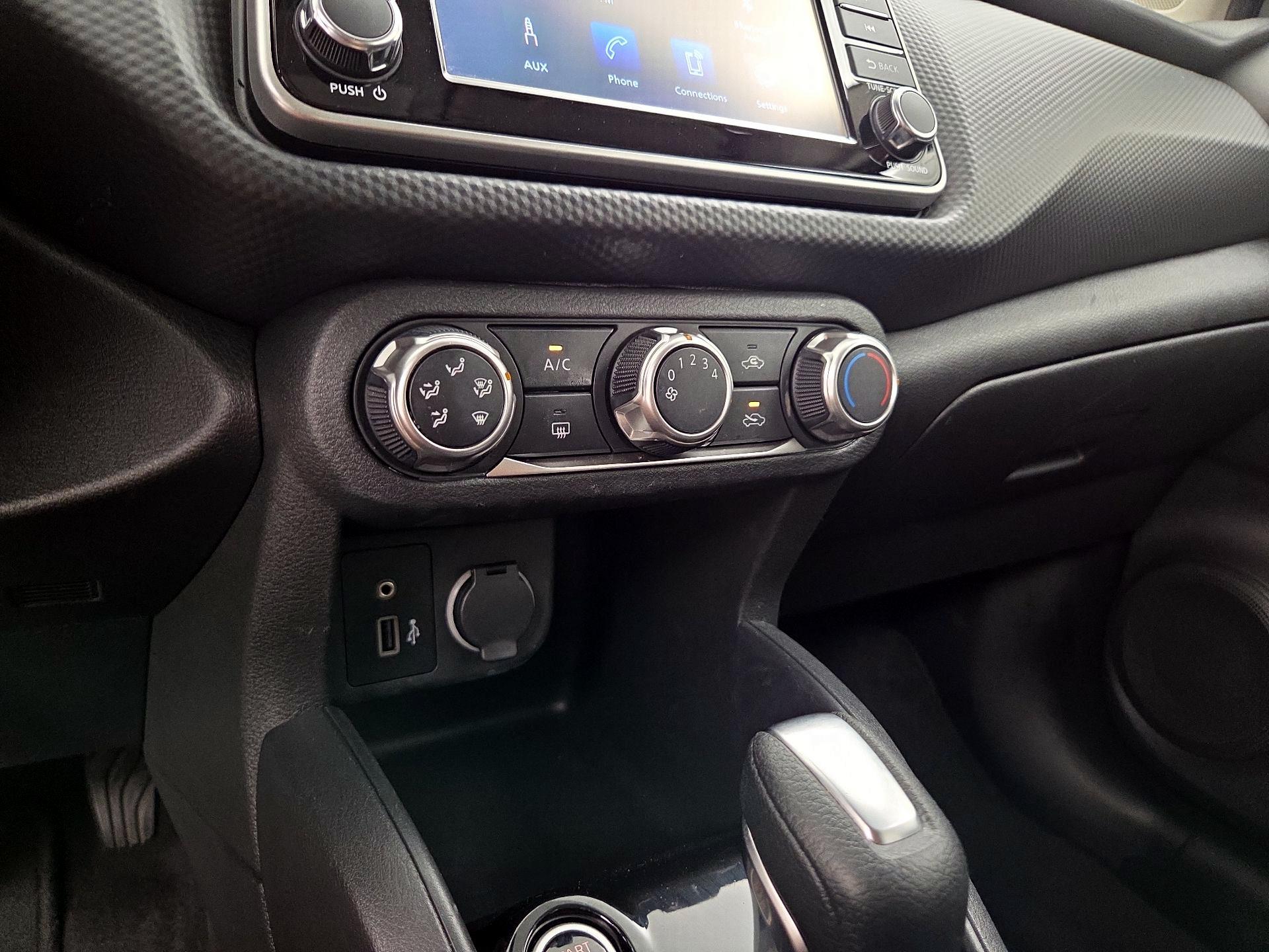 Thumbnail: 2021 Nissan Kicks - 16