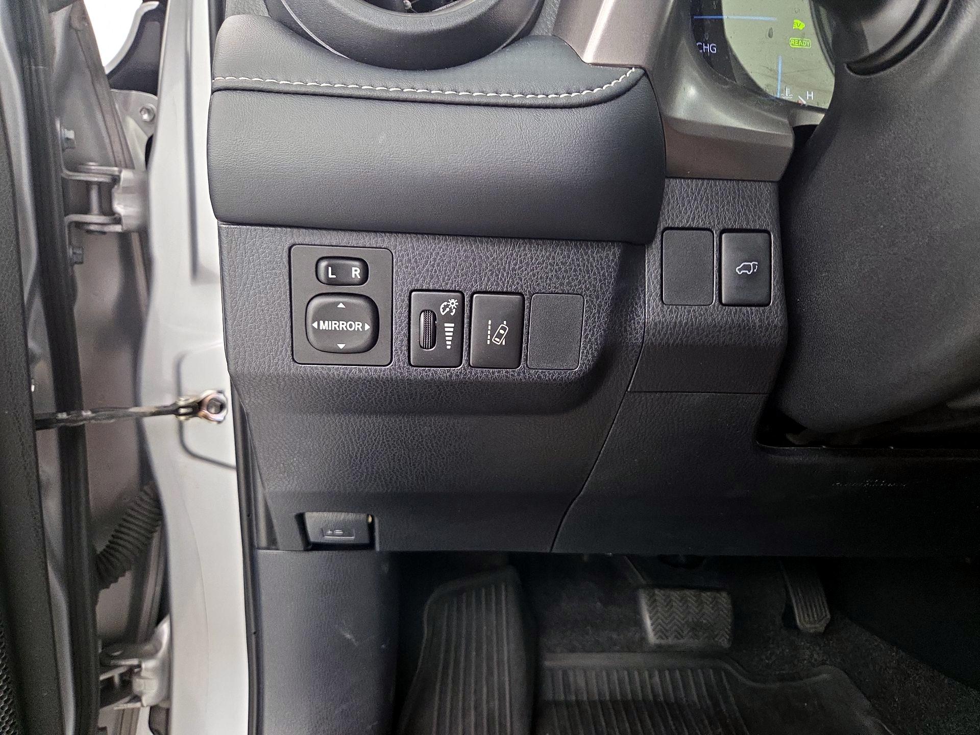 Thumbnail: 2018 Toyota RAV4 - 13