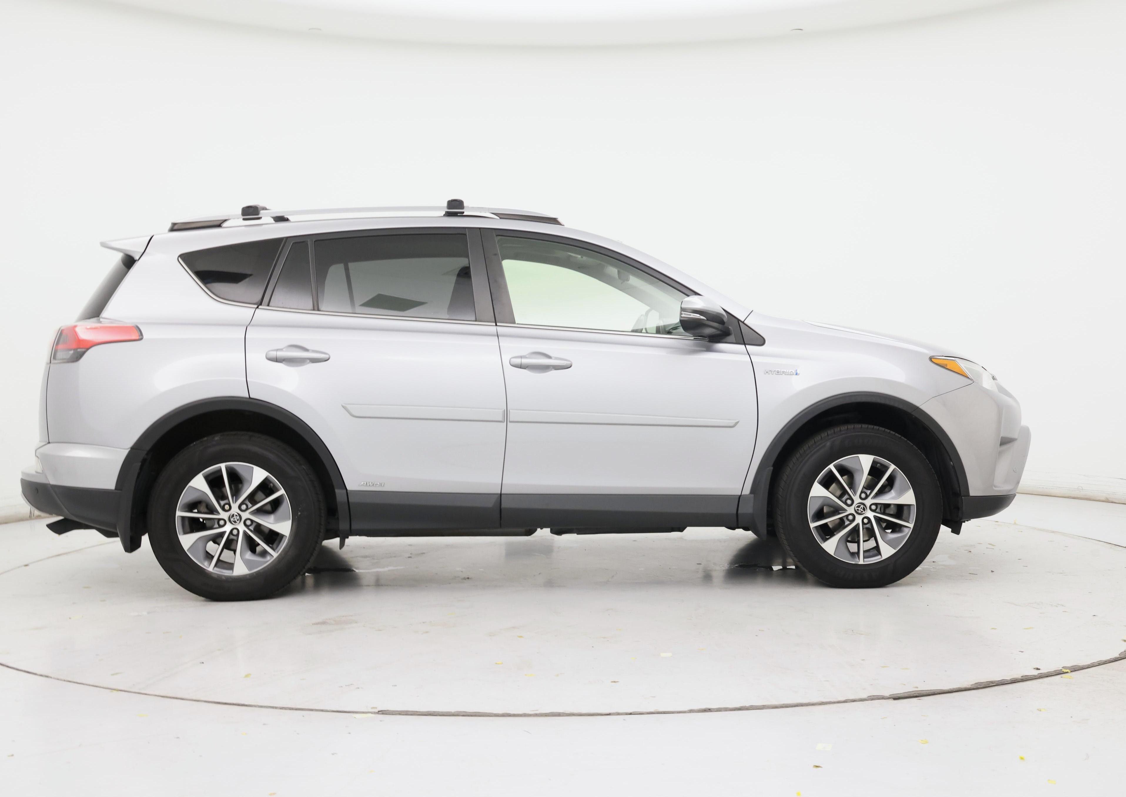 Thumbnail: 2018 Toyota RAV4 - 7