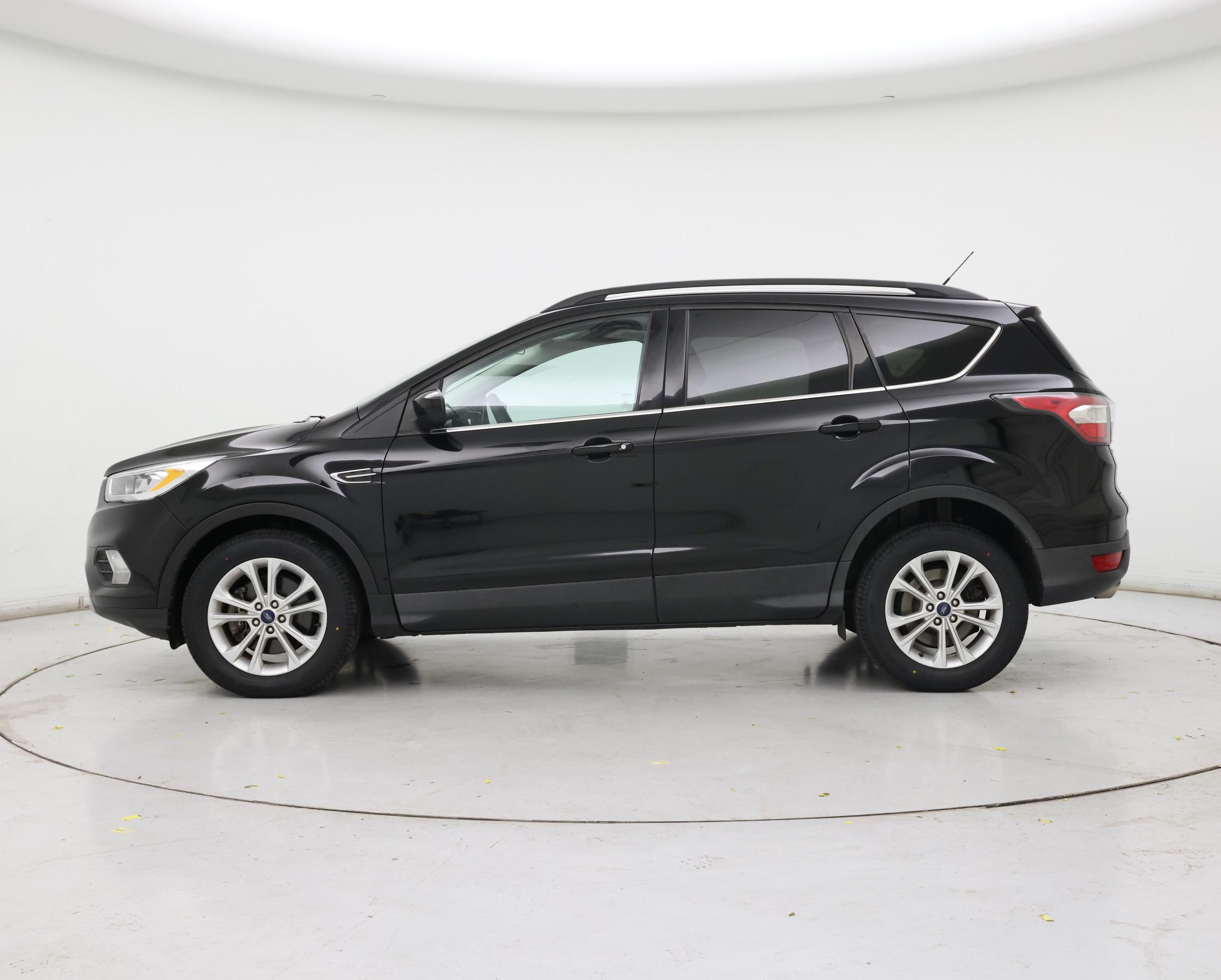 Thumbnail: 2017 Ford Escape - 3